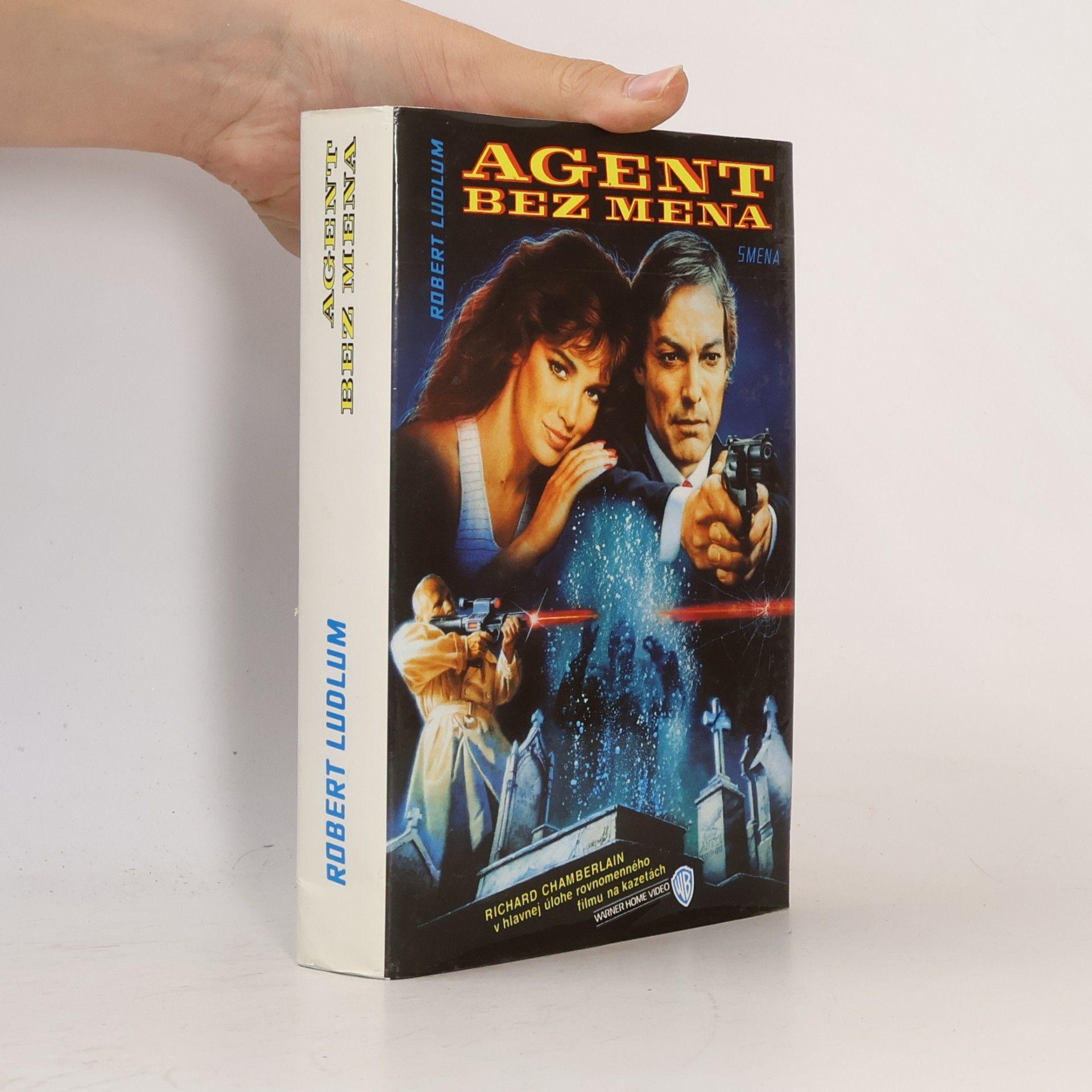 Robert Ludlum Agent bez mena