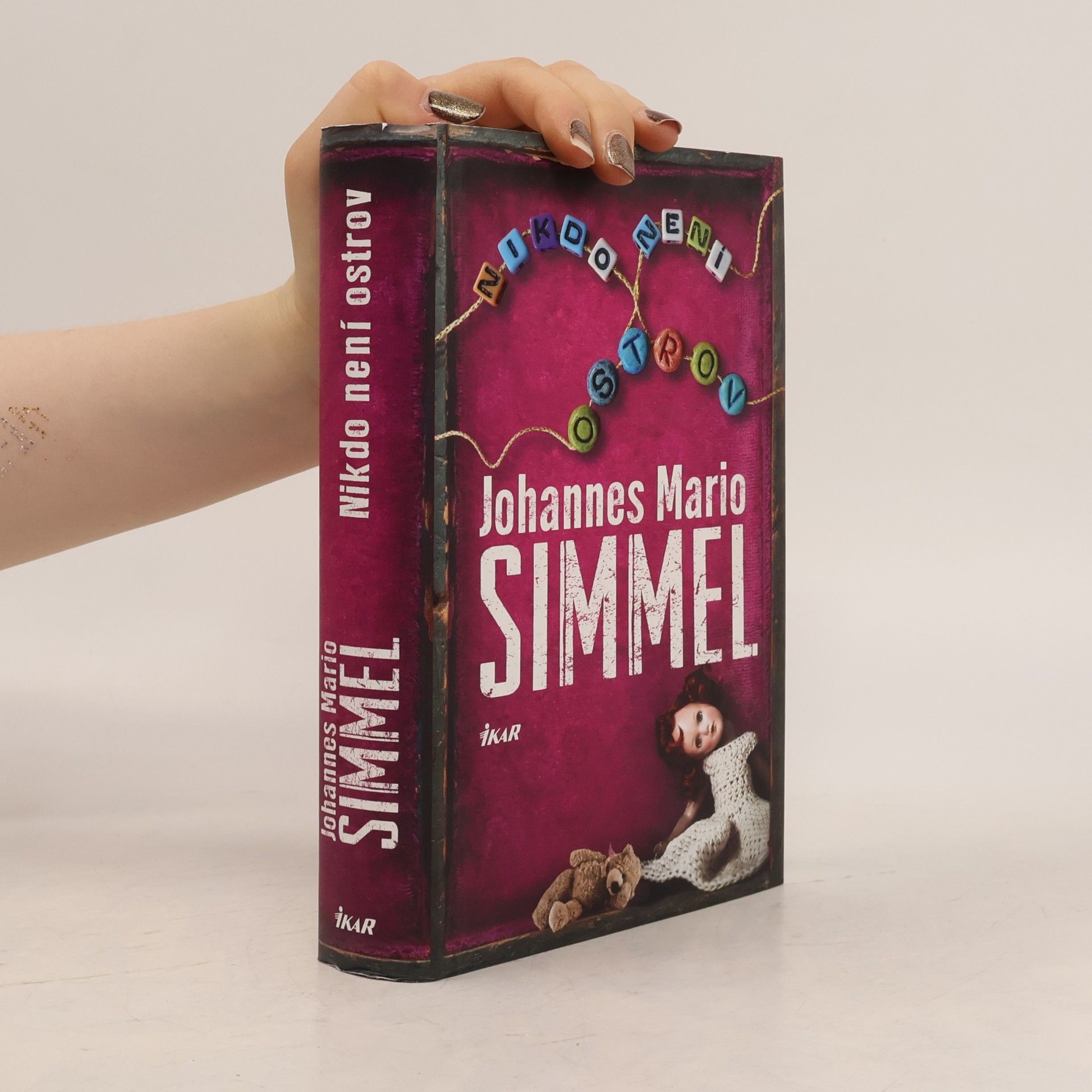Johannes Mario Simmel Nikdo není ostrov