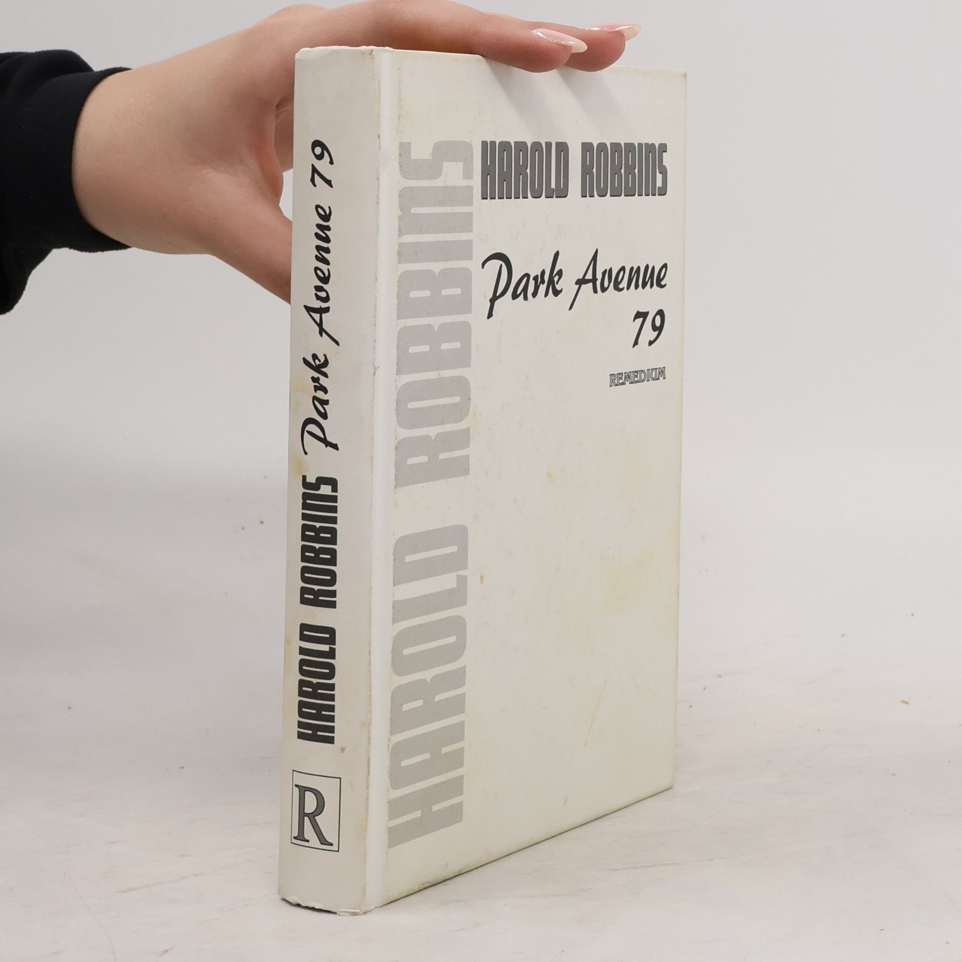 Harold Robbins Park Avenue 79