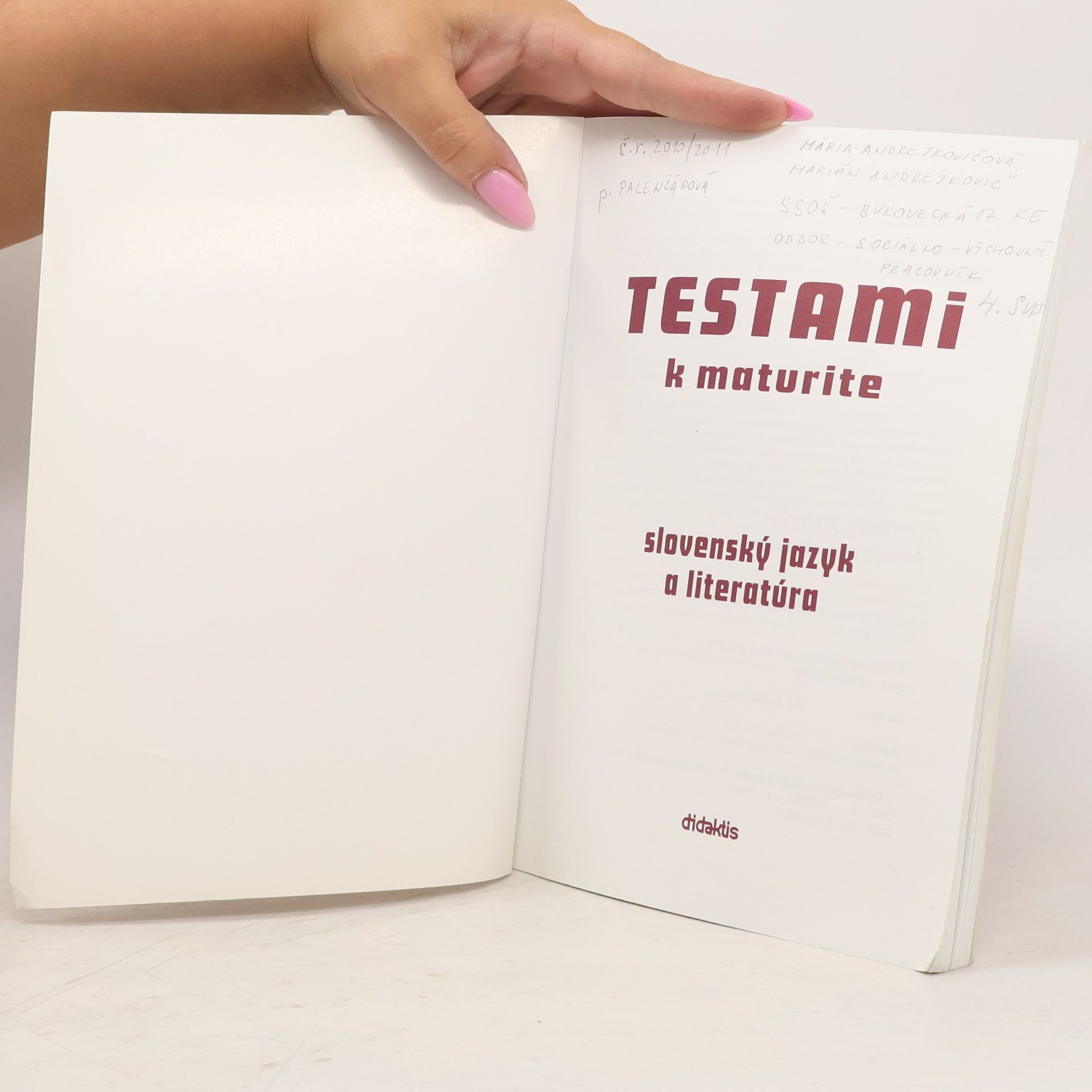 Renáta Lukačová Testami k maturite. Slovenský jazyk a literatúra