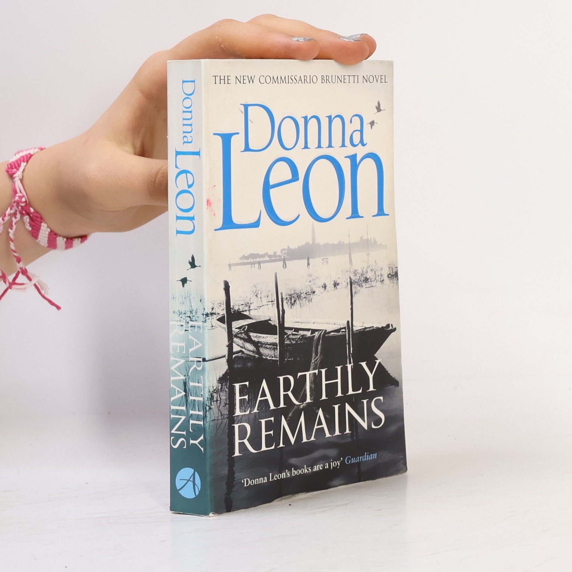 Donna Leon Earthly Remains