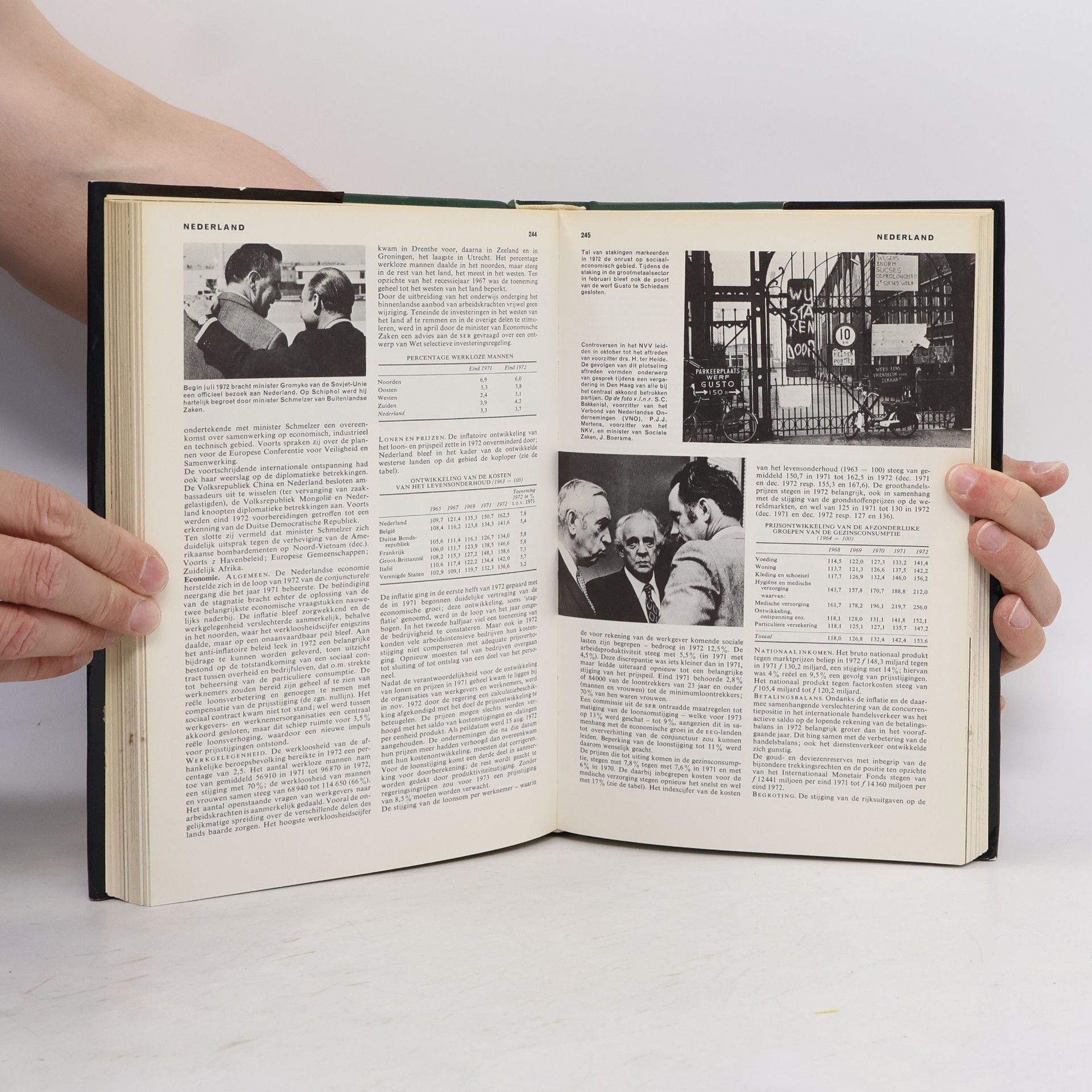 Redactie van de Winkler Prins Encyclopedieën Winkler Prins Jaarboek - 1973: Het Jaar in Woord en Beeld