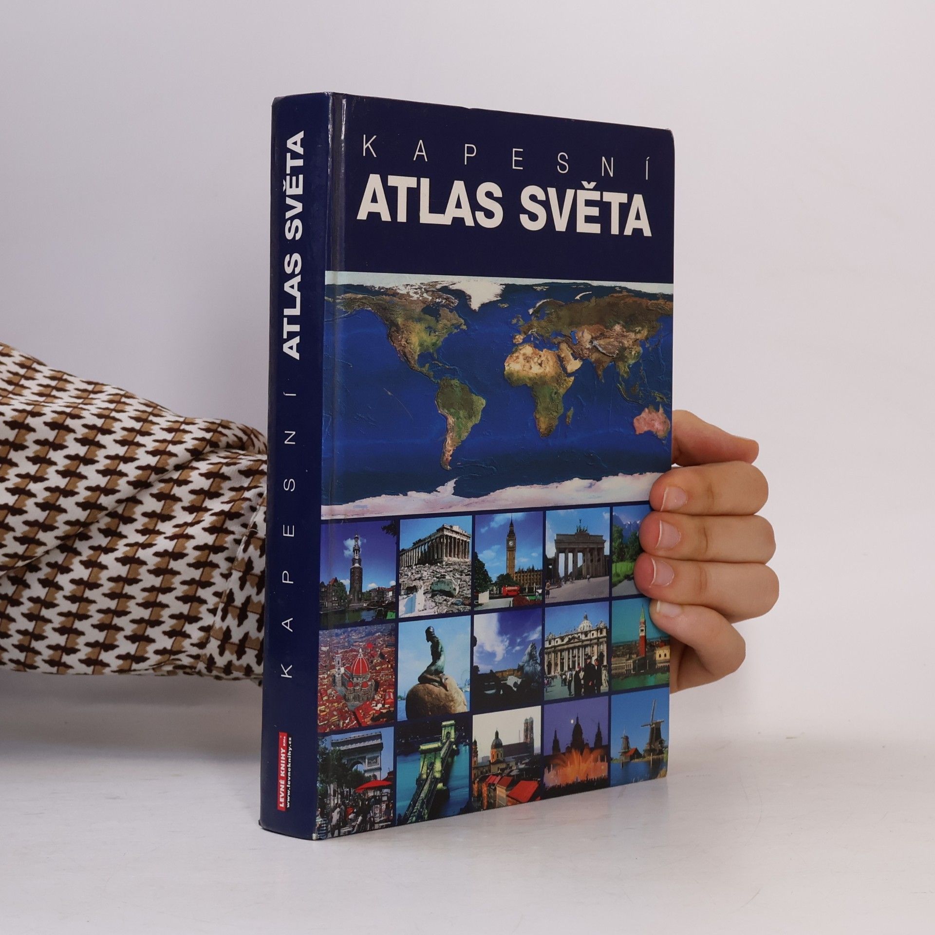 AA.VV. Kapesní atlas světa