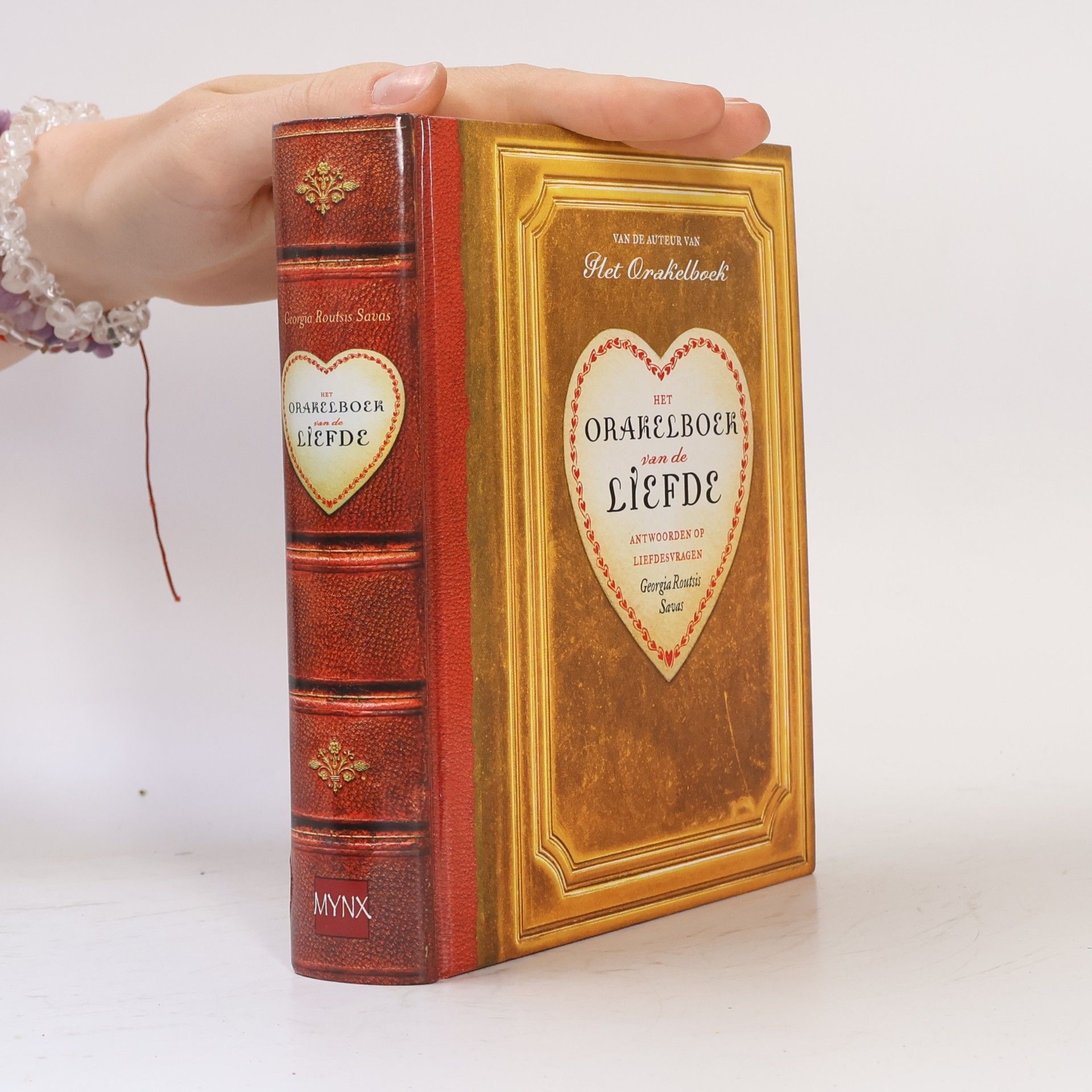 Georgia Routsis Savas Het orakelboek van de liefde: antwoorden op liefdesvragen