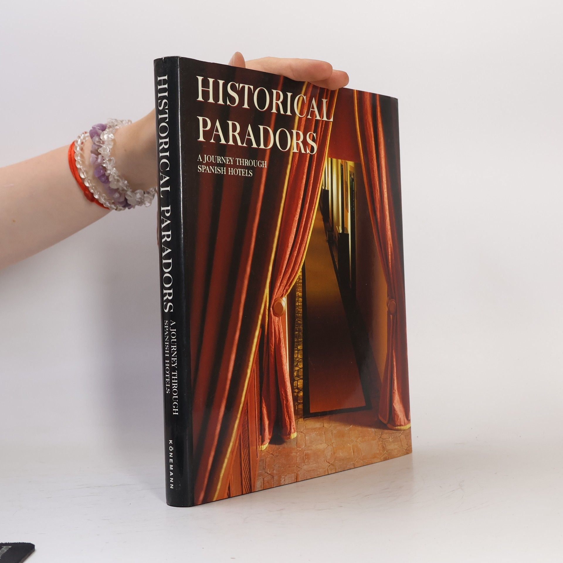 Juan Eslava Galán Historical Paradors