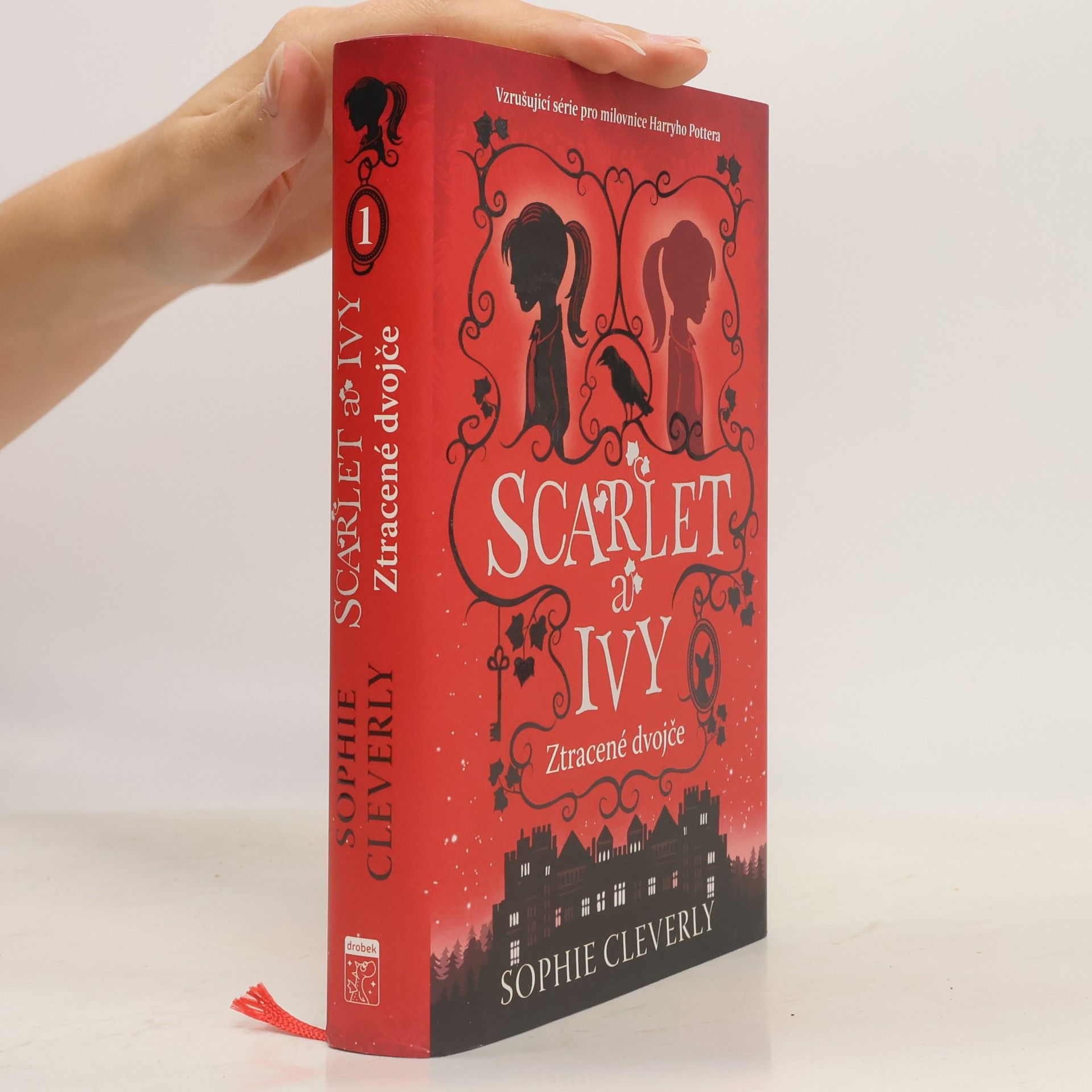 Sophie Cleverly Scarlet a Ivy. Ztracené dvojče