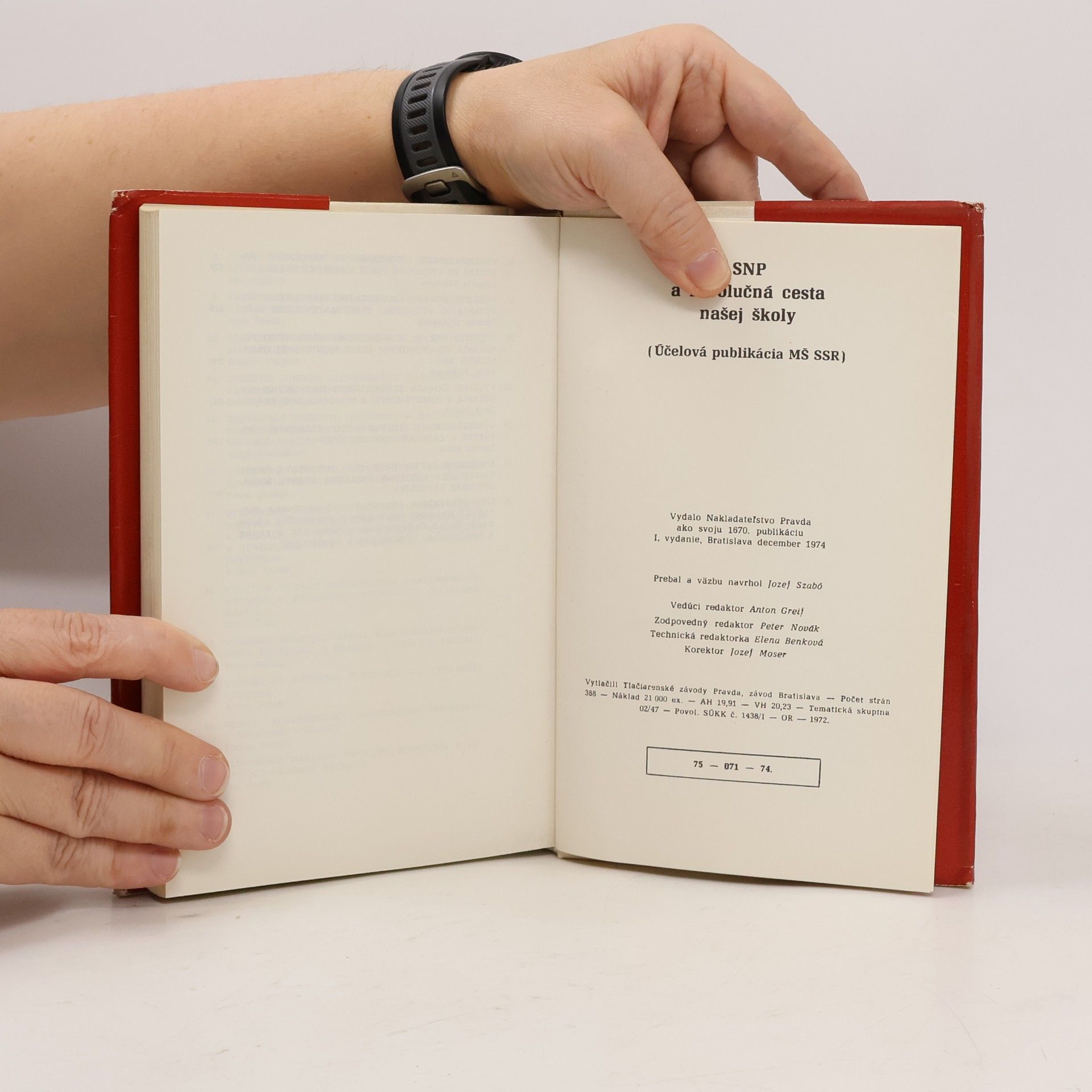 Autorenkollektiv Slovenské národné povstanie a revolučná cesta našej školy