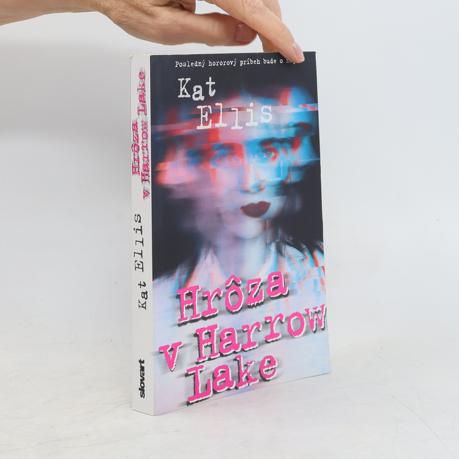 Kat Ellis Hrôza v Harrow Lake