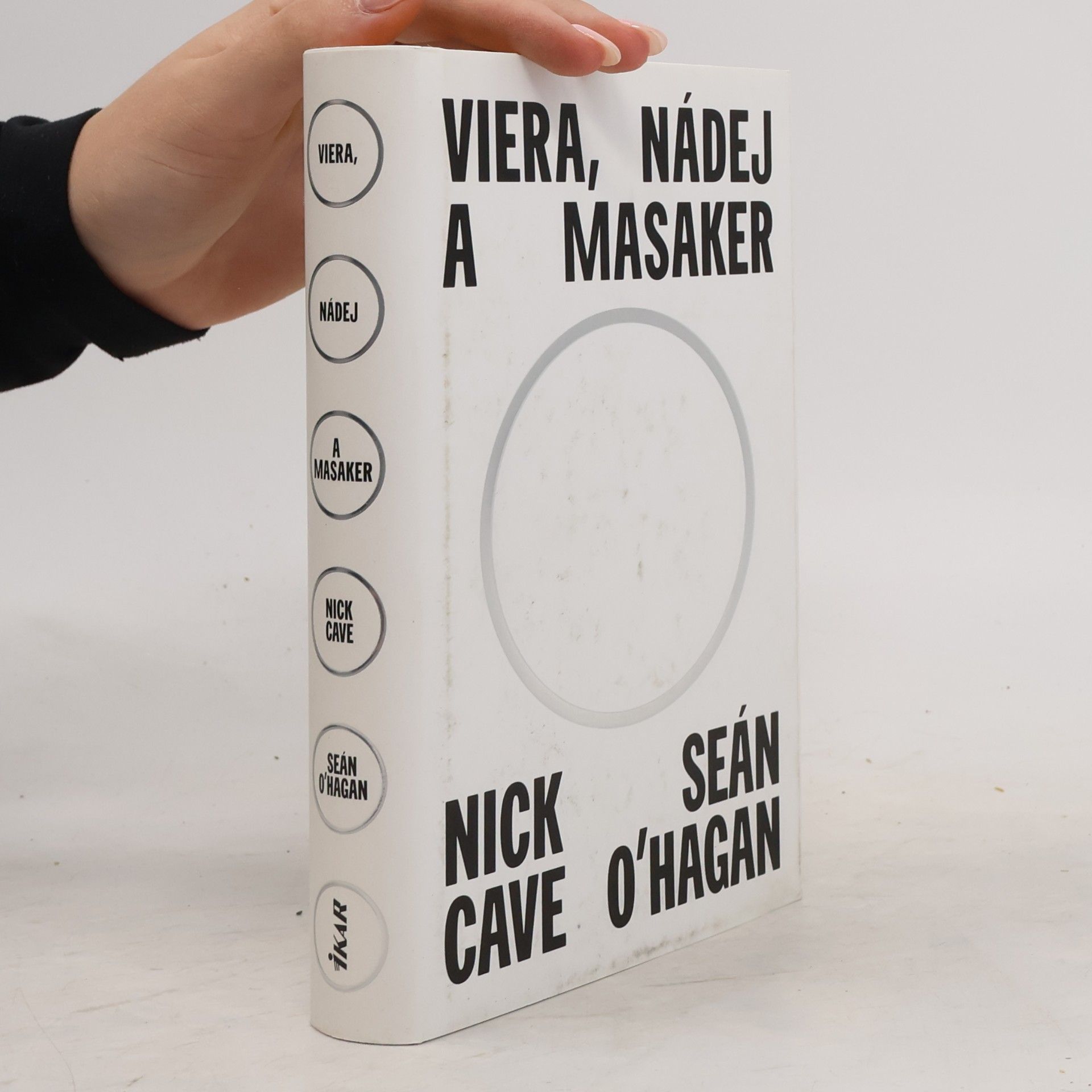 Nick Cave Viera, nádej a masaker
