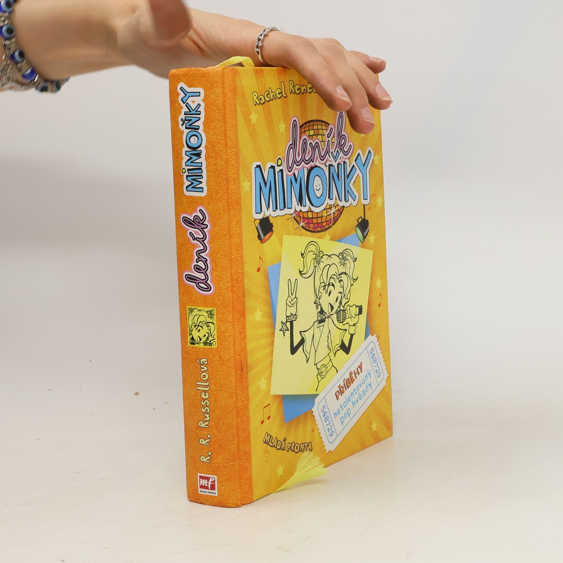 Deník mimoňky 3. Příběhy netalentovaný pop hvězdy