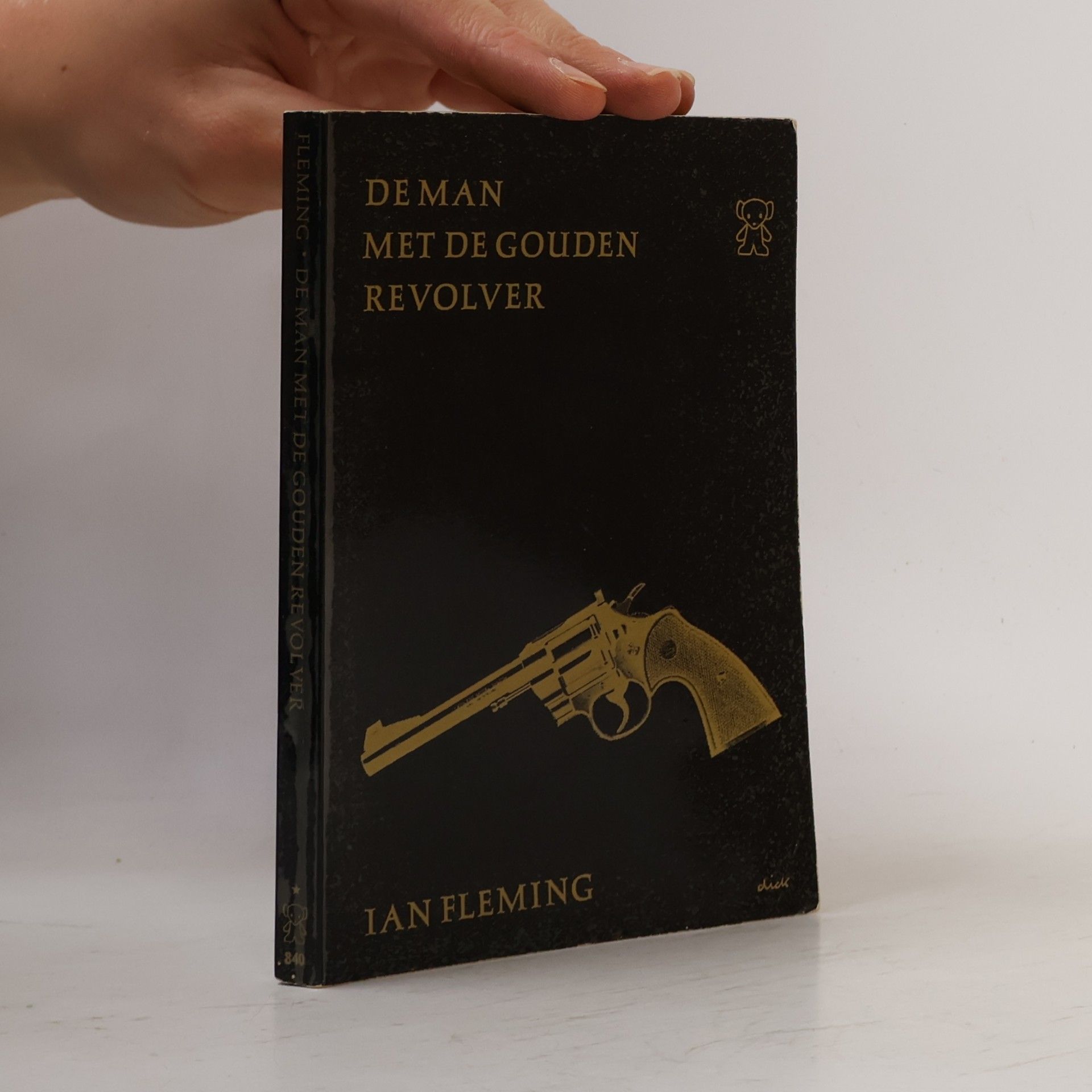 Ian Fleming De man met de gouden revolver