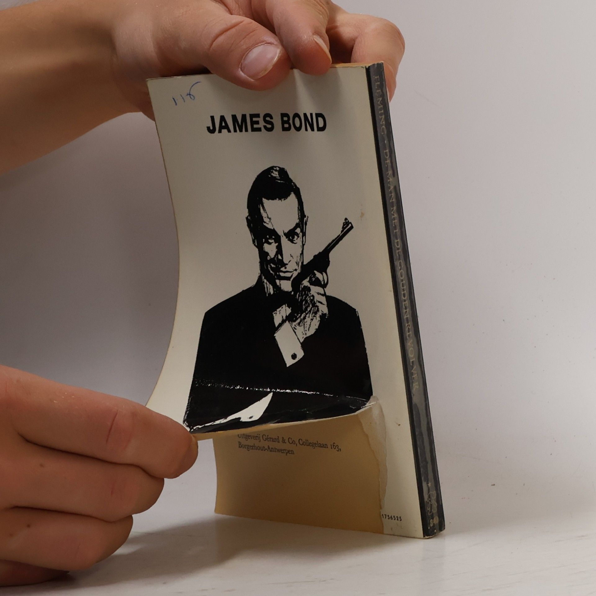 Ian Fleming De man met de gouden revolver