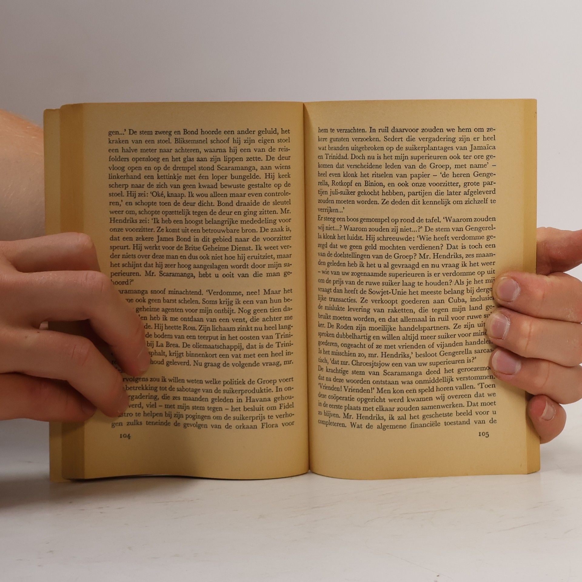 Ian Fleming De man met de gouden revolver