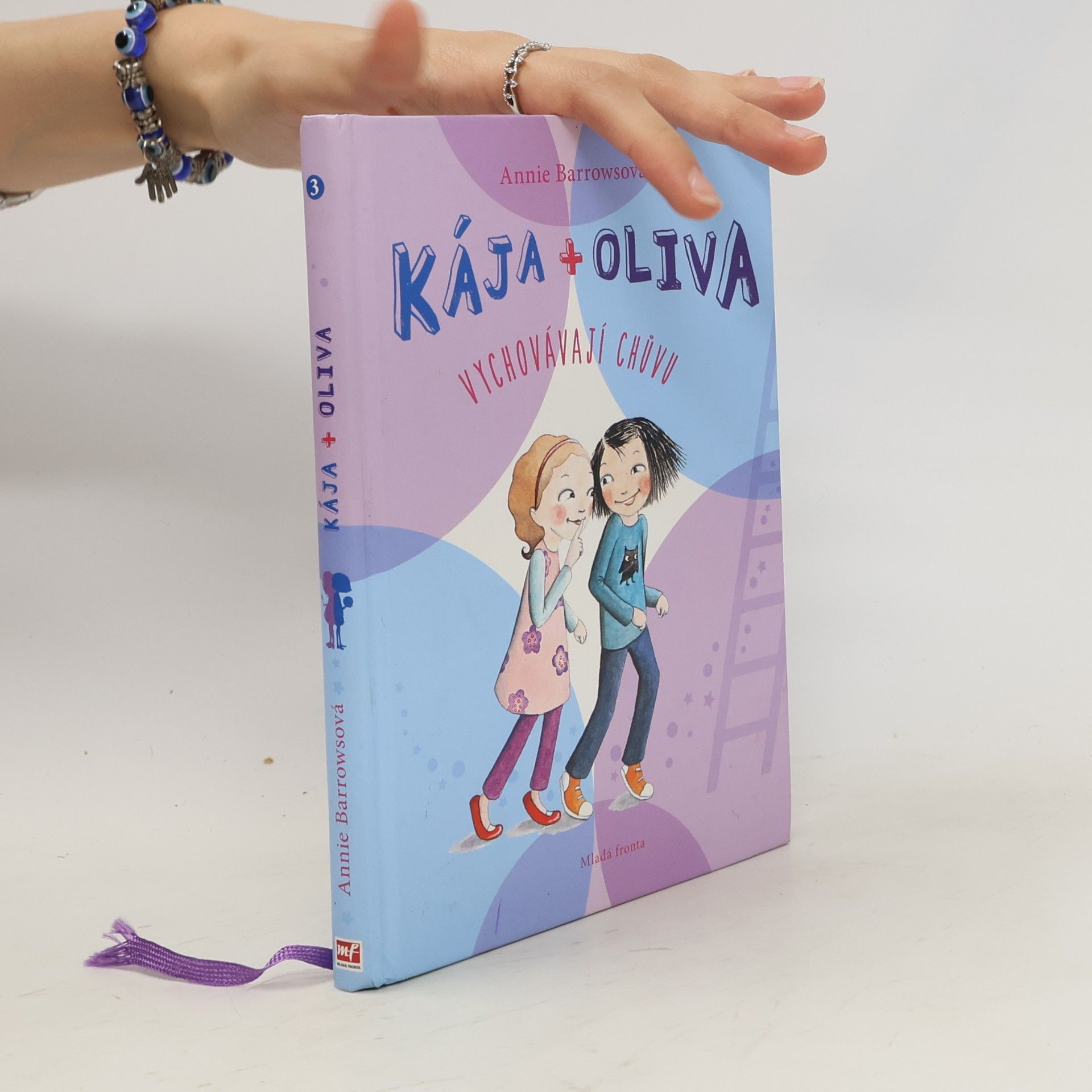 Sophie Blackall Kája + Oliva vychovávají chůvu. Kniha 3