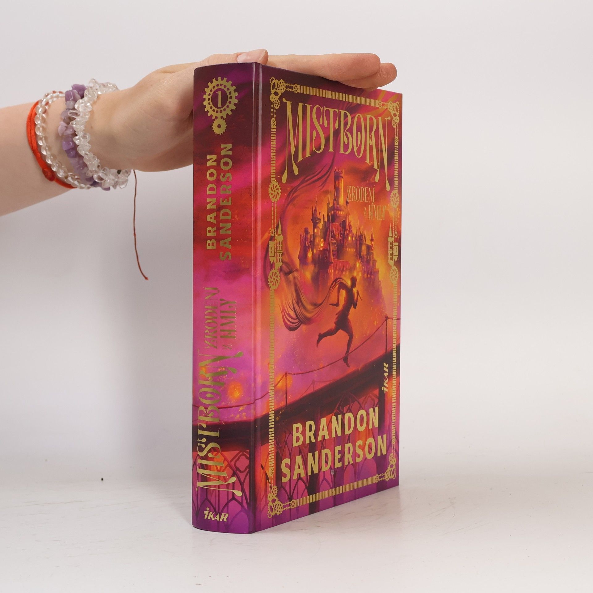 Brandon Sanderson Mistborn: Zrodení z hmly