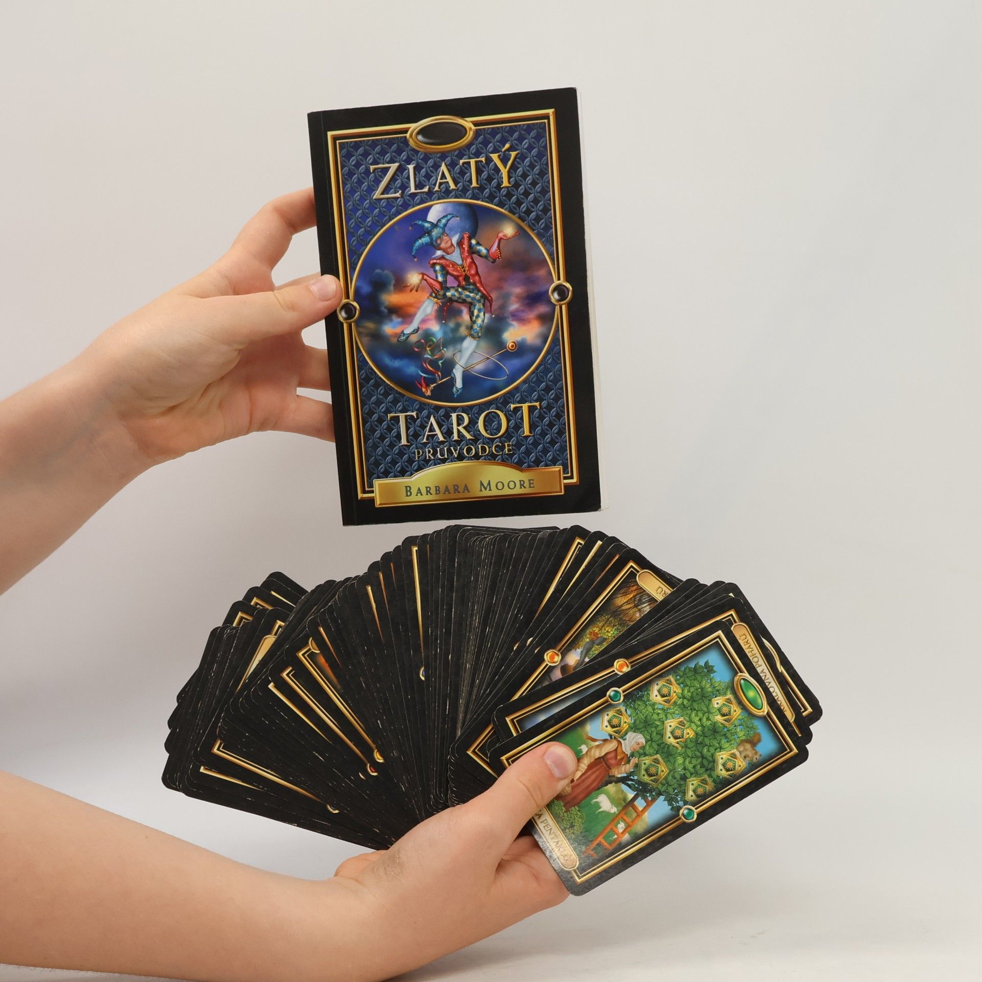 Barbara Moore Zlatý tarot