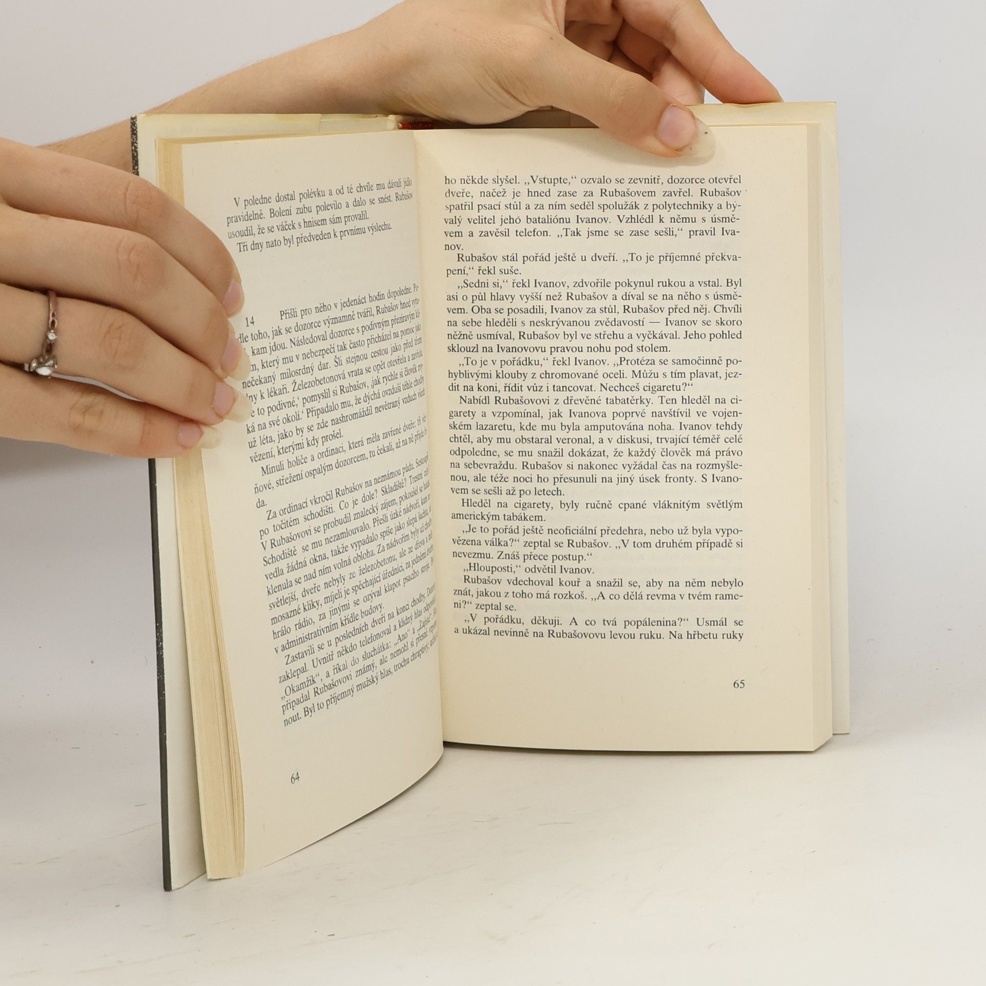 Arthur Koestler Tma o polednách