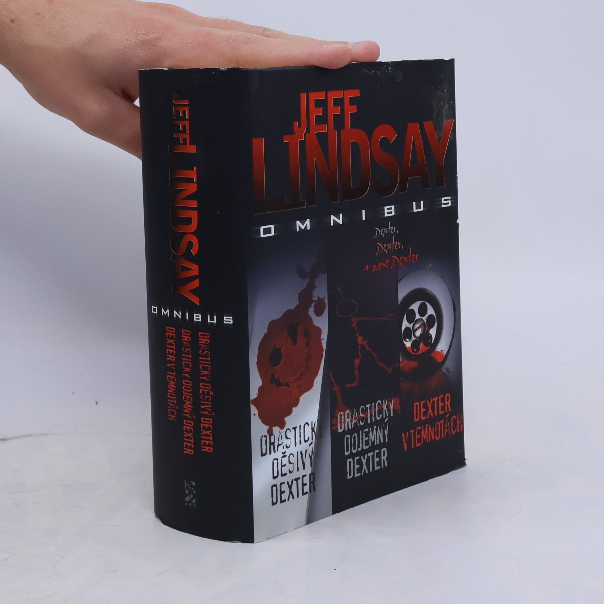 Jeff Lindsay Jeff Lindsay omnibus. V hlavní roli Dexter Morgan