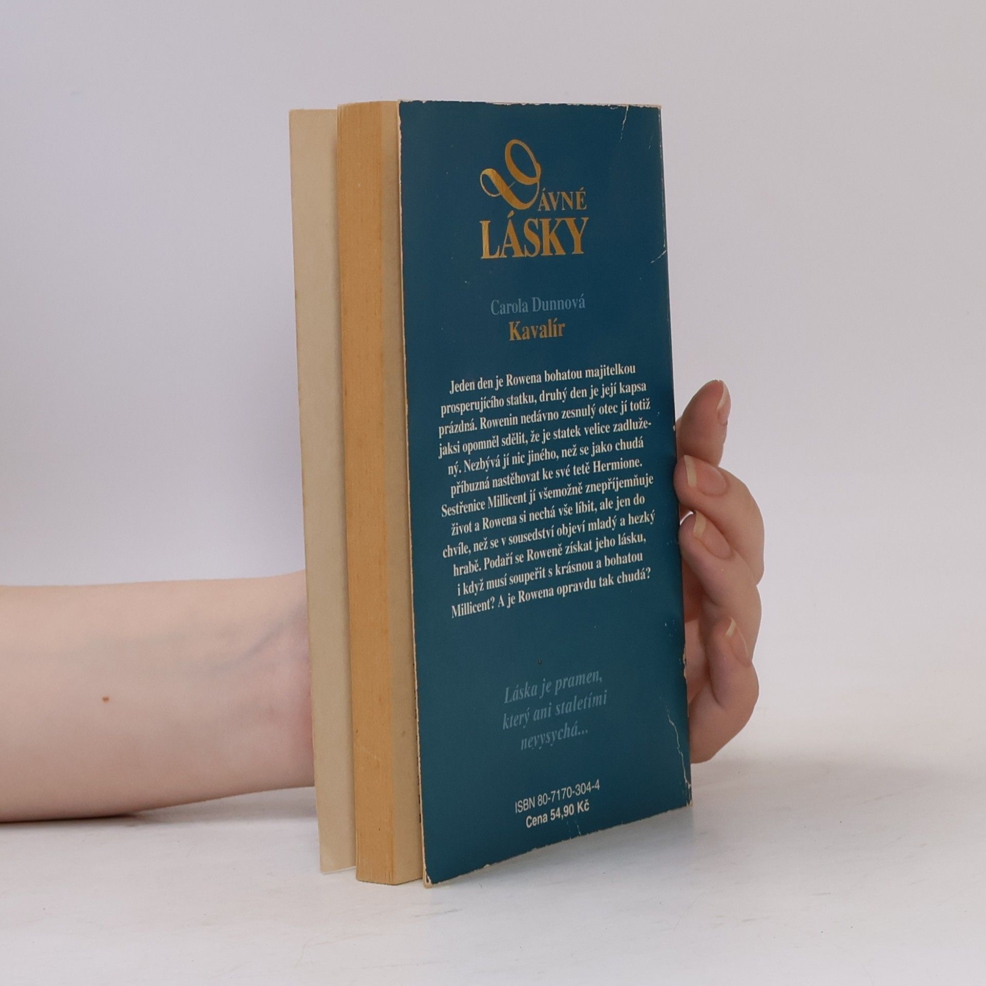 Carola Dunn Kavalír. Dávné lásky
