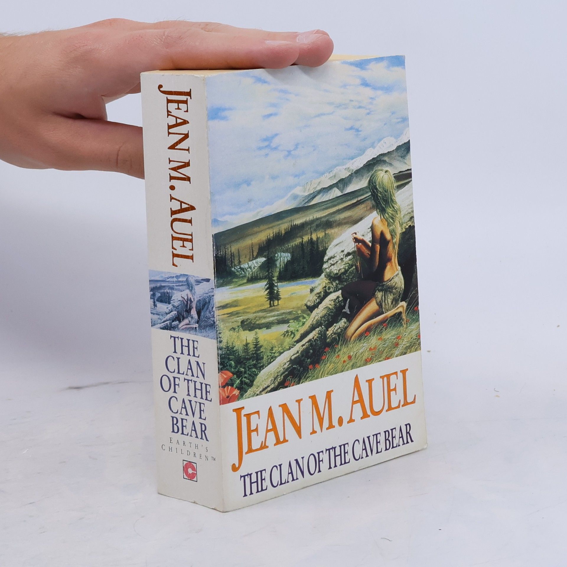 Jean M. Auelová The Clan of the Cave Bear