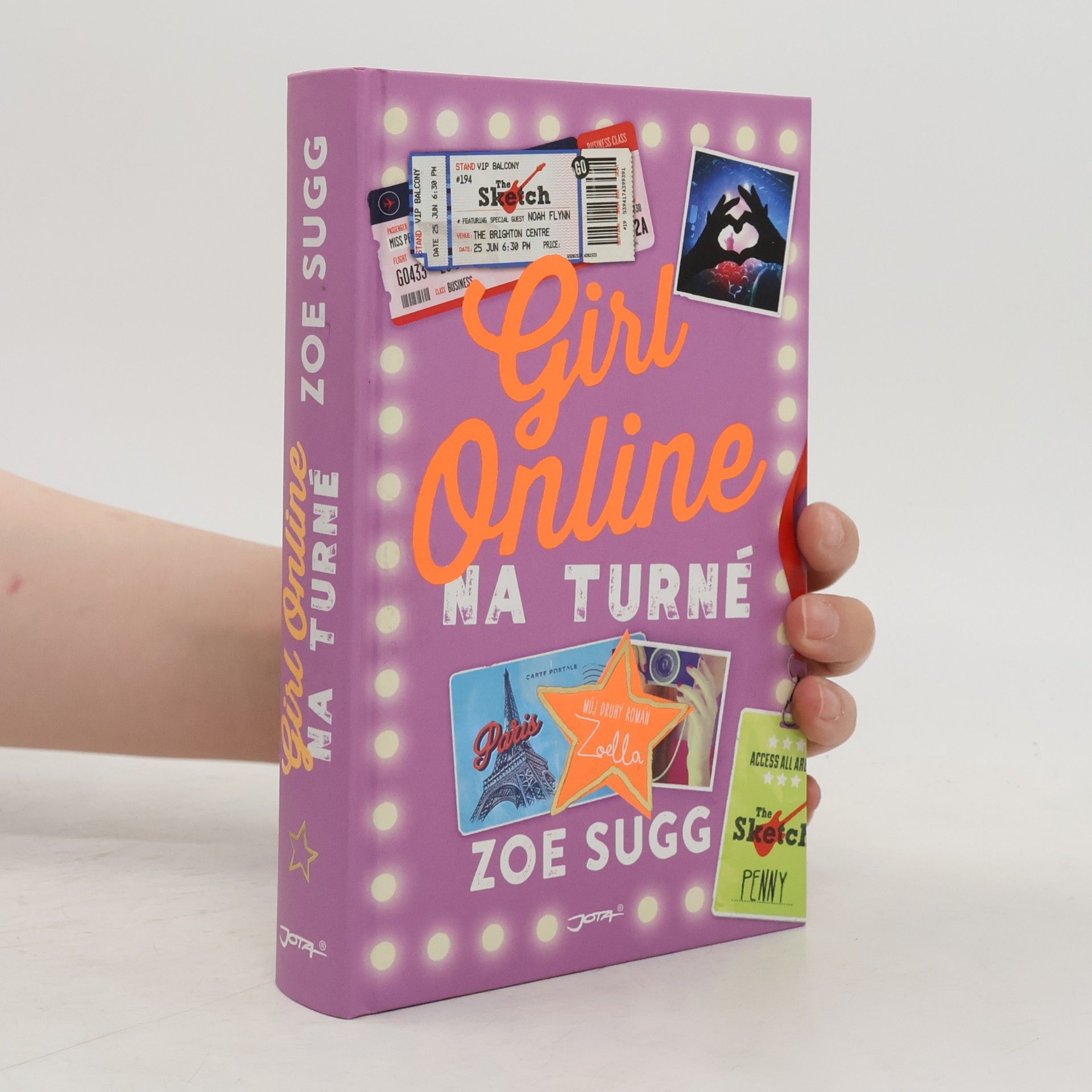 Zoe Sugg Girl Online na turné