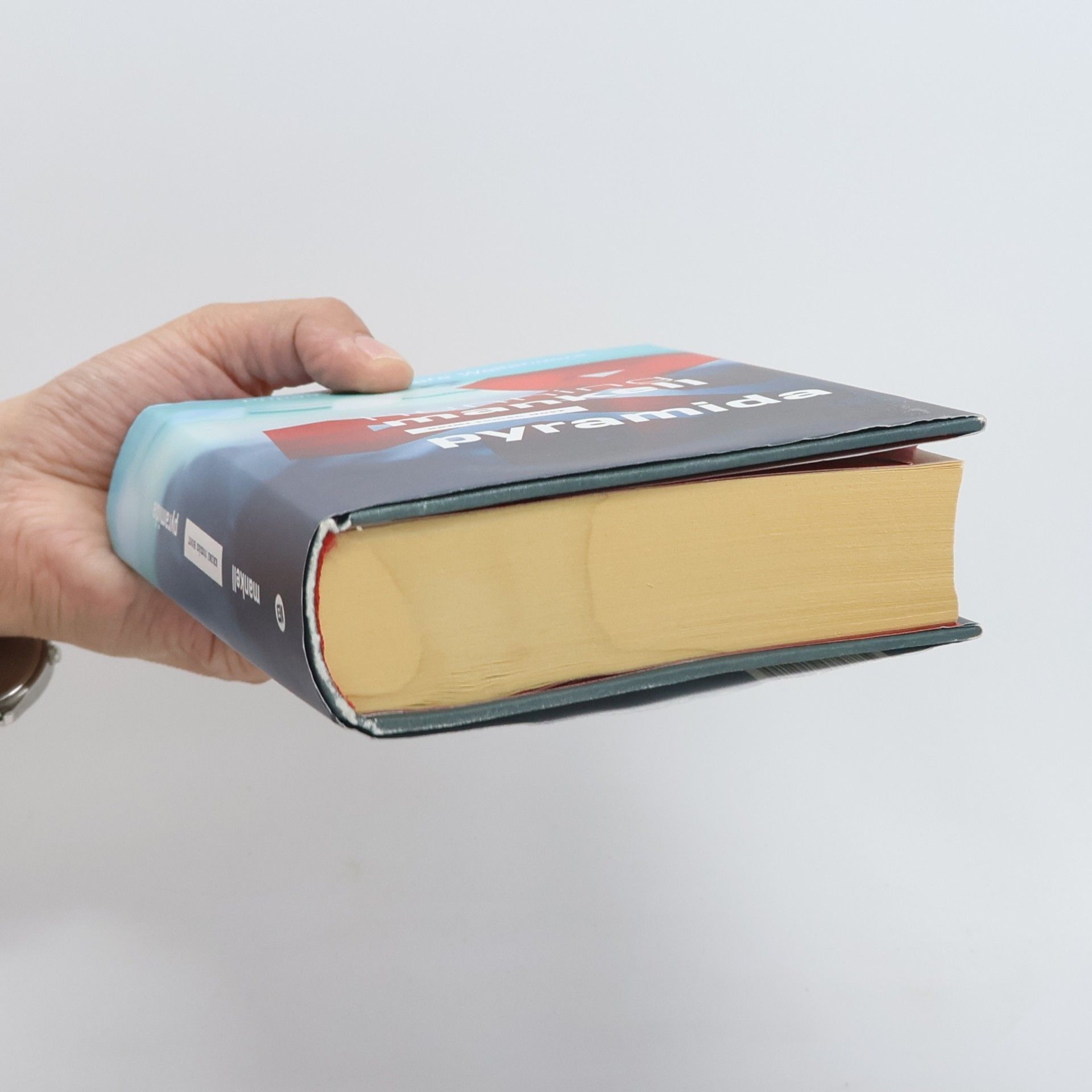 Henning Mankell Pyramida