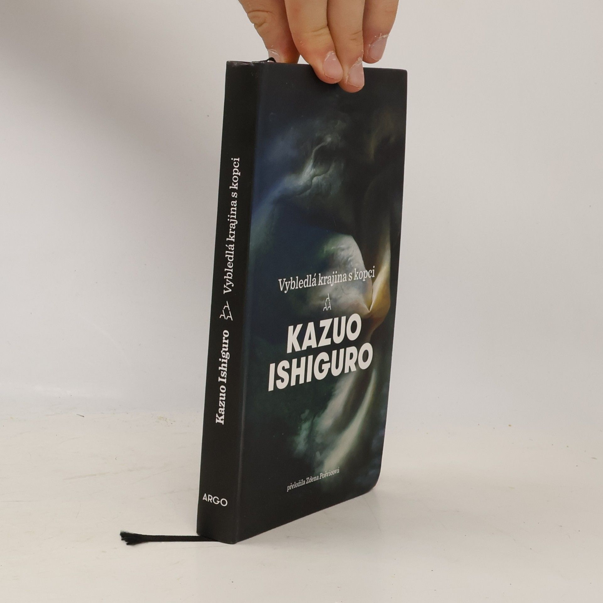 Kazuo Ishiguro Vybledlá krajina s kopci