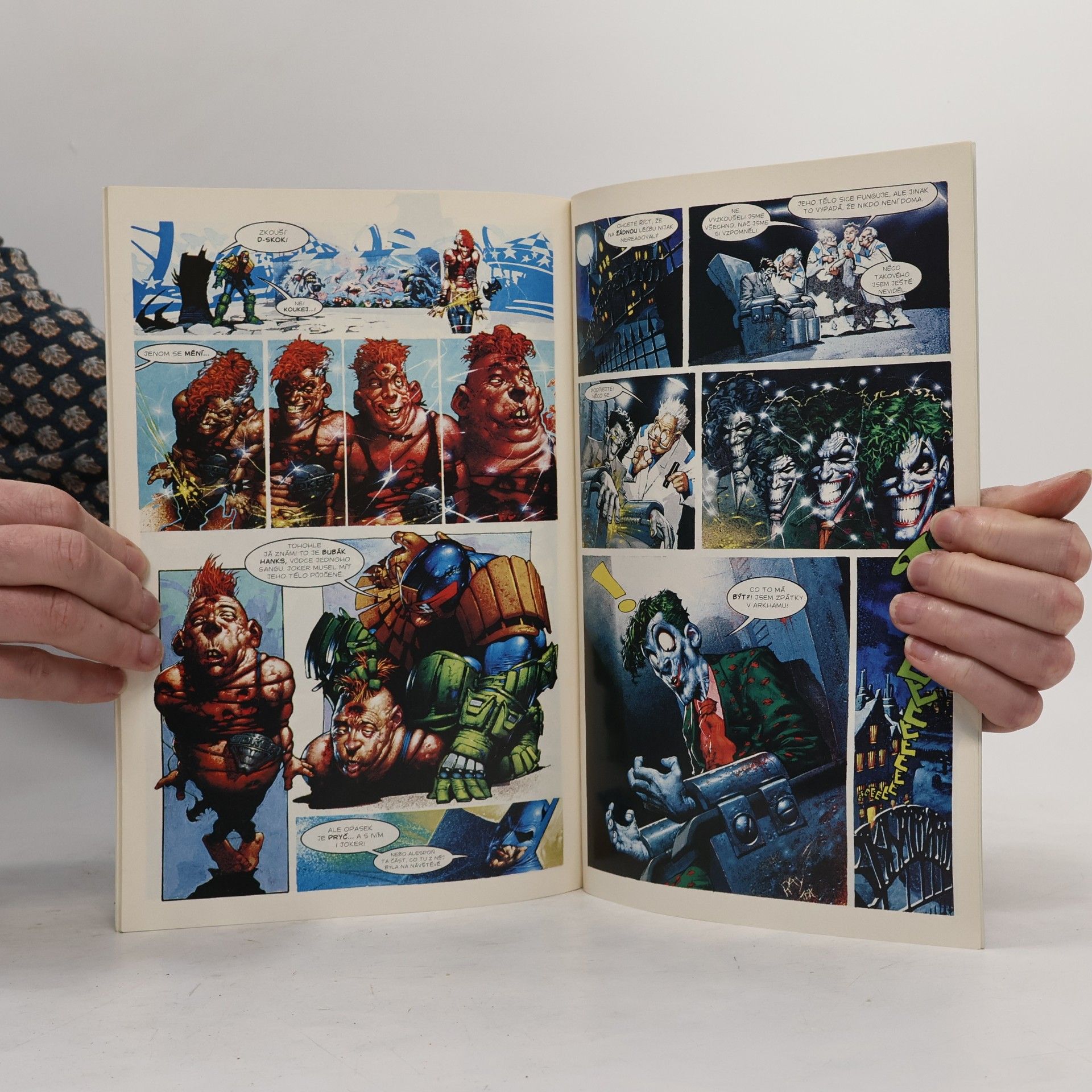 Alan Grant Zemřít smíchy. Kniha druhá. Batman, soudce Dredd