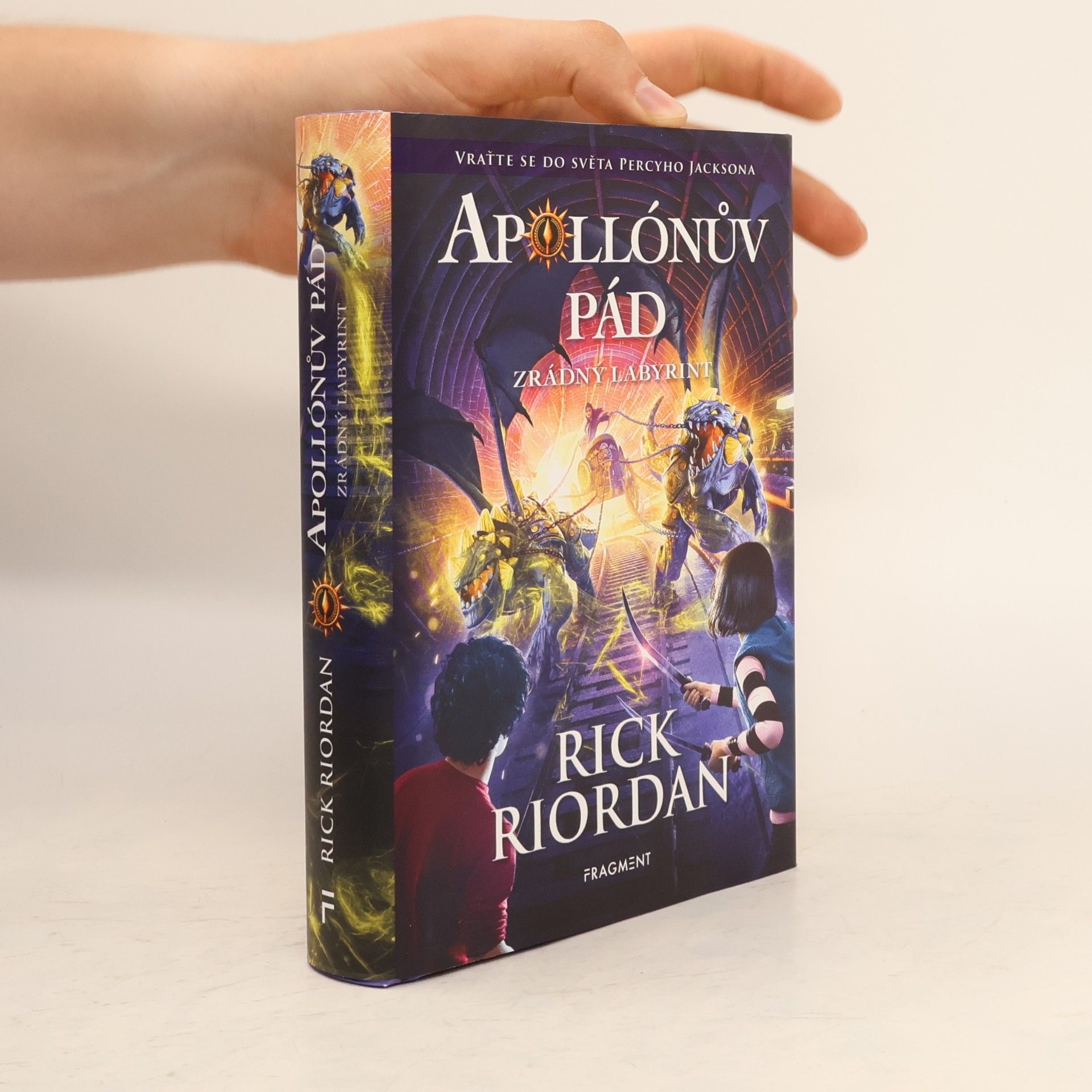 Rick Riordan Apollónův pád. Zrádný labyrint