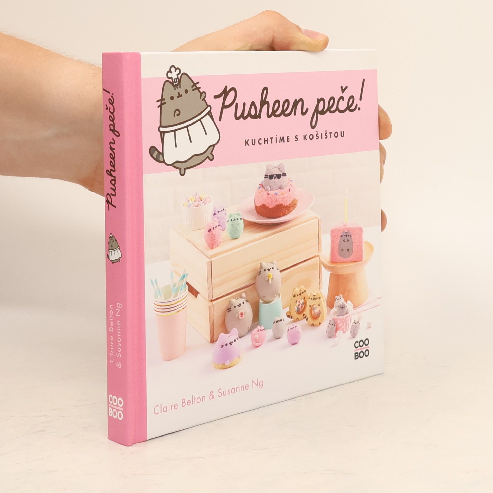 Pusheen peče!