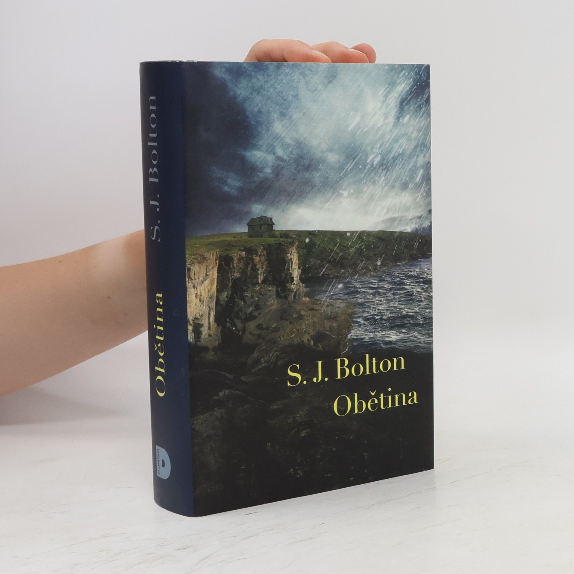 S. J. Bolton Obětina