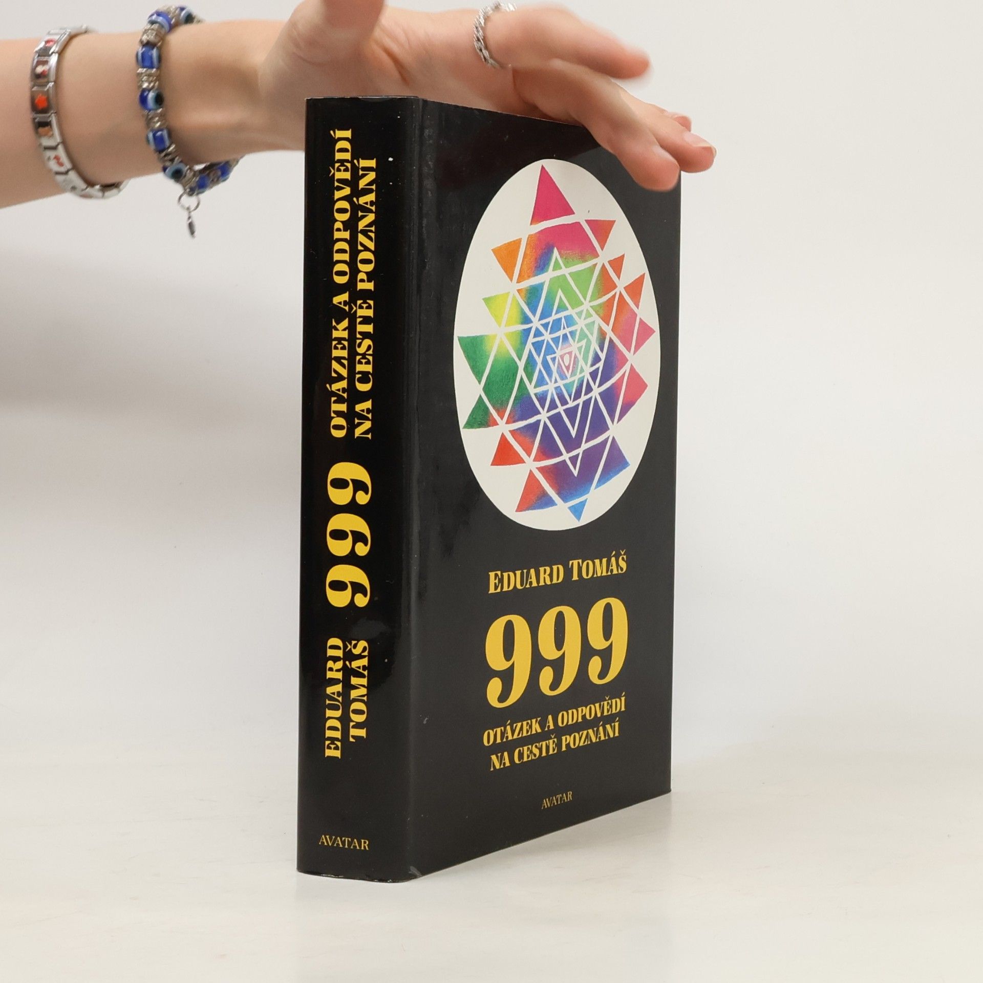 Eduard Tomáš 999 otázek a odpovědí na cestě poznání