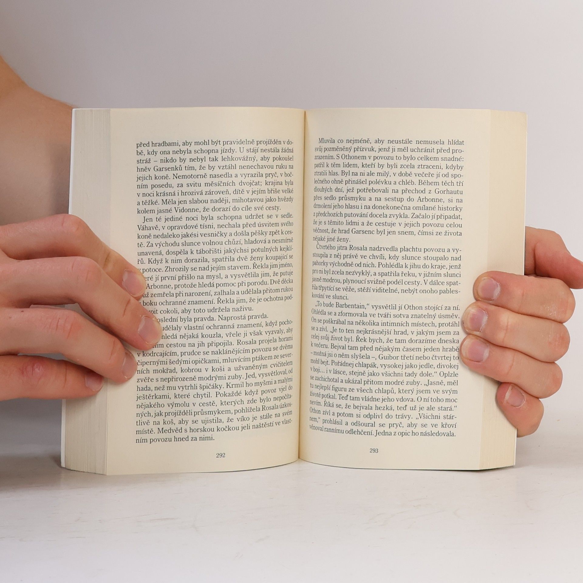 Guy Gavriel Kay Píseň pro Arbonne