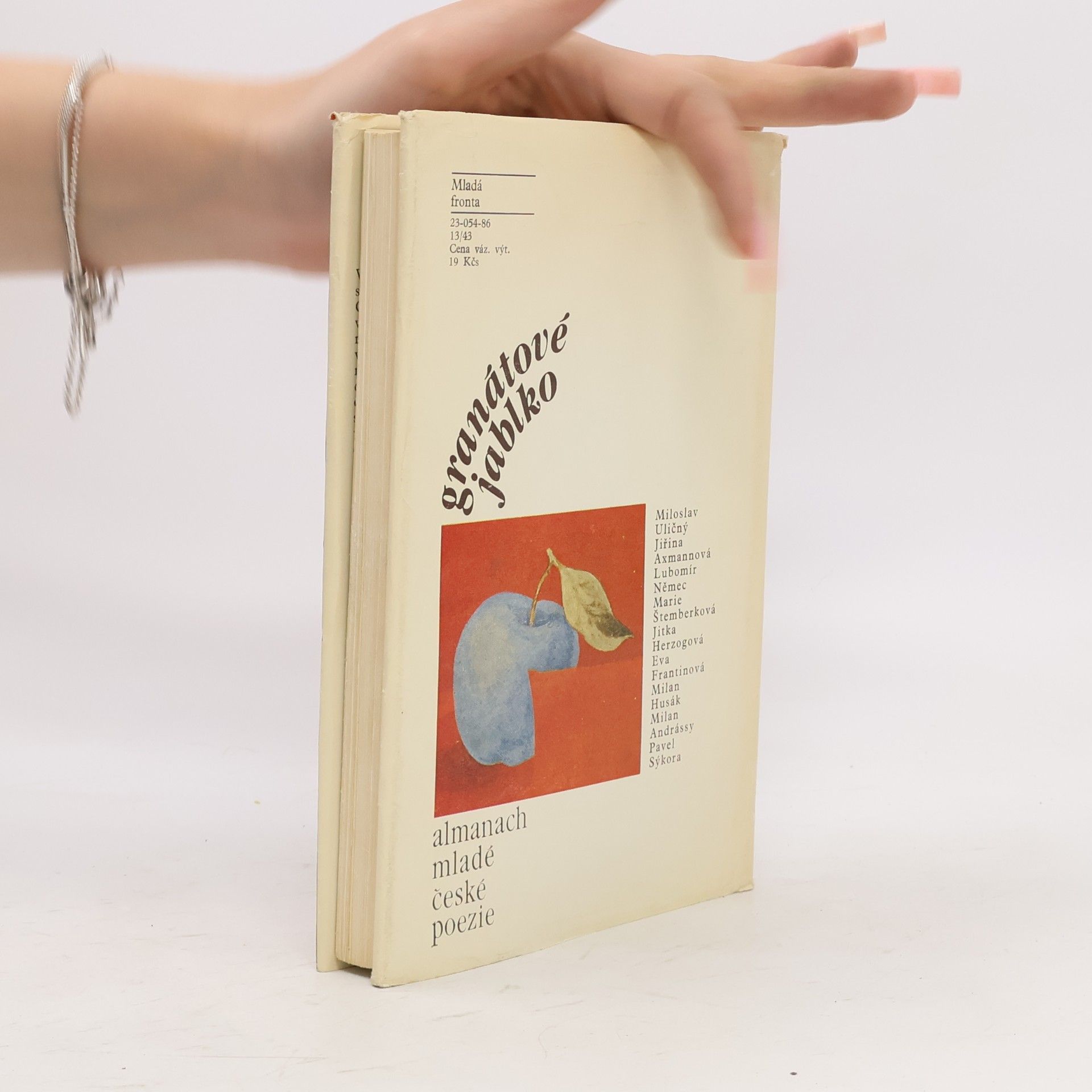 Kolektiv autorů Granátové jablko. Almanach mladé české poezie.