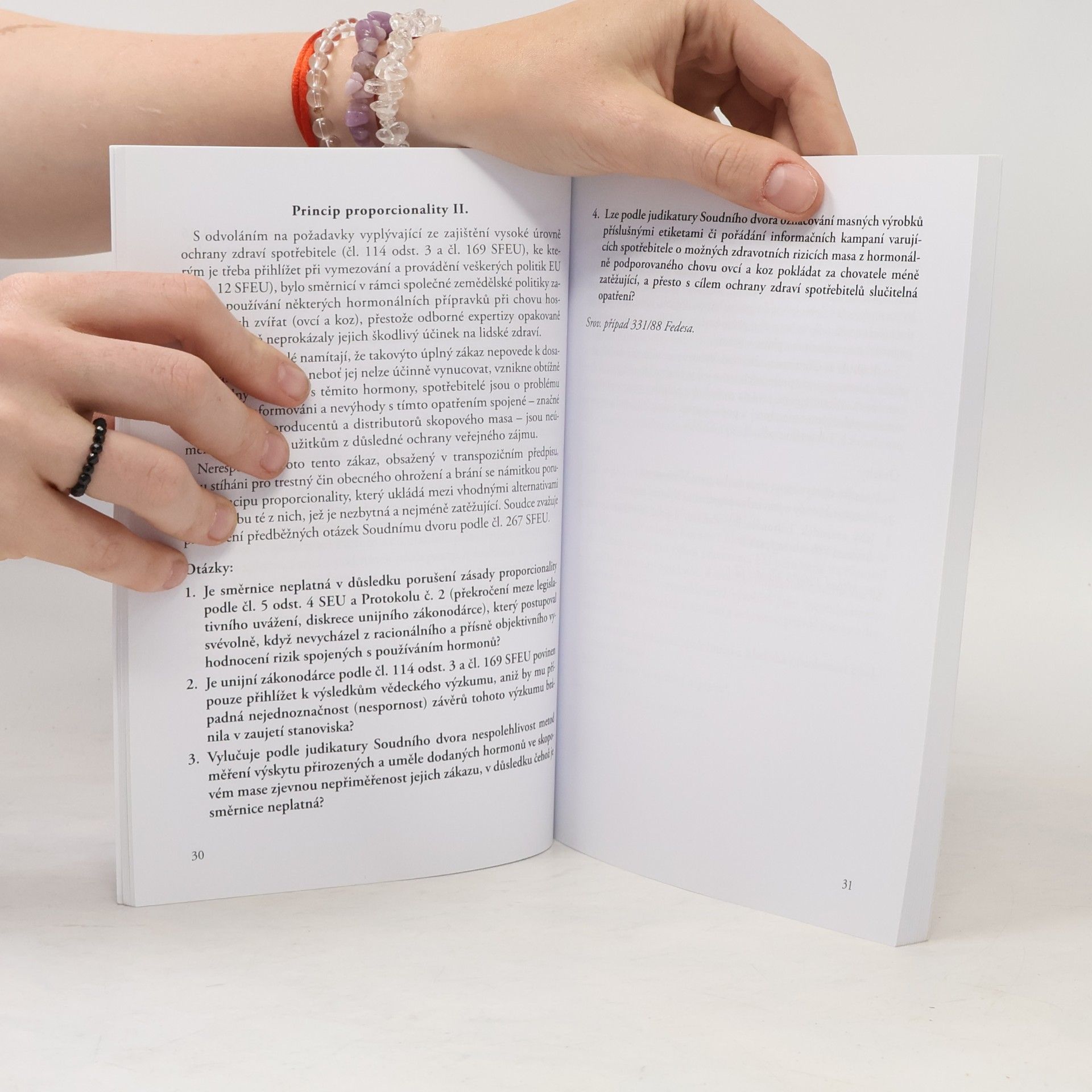 Autorenkollektiv Příklady z evropského práva