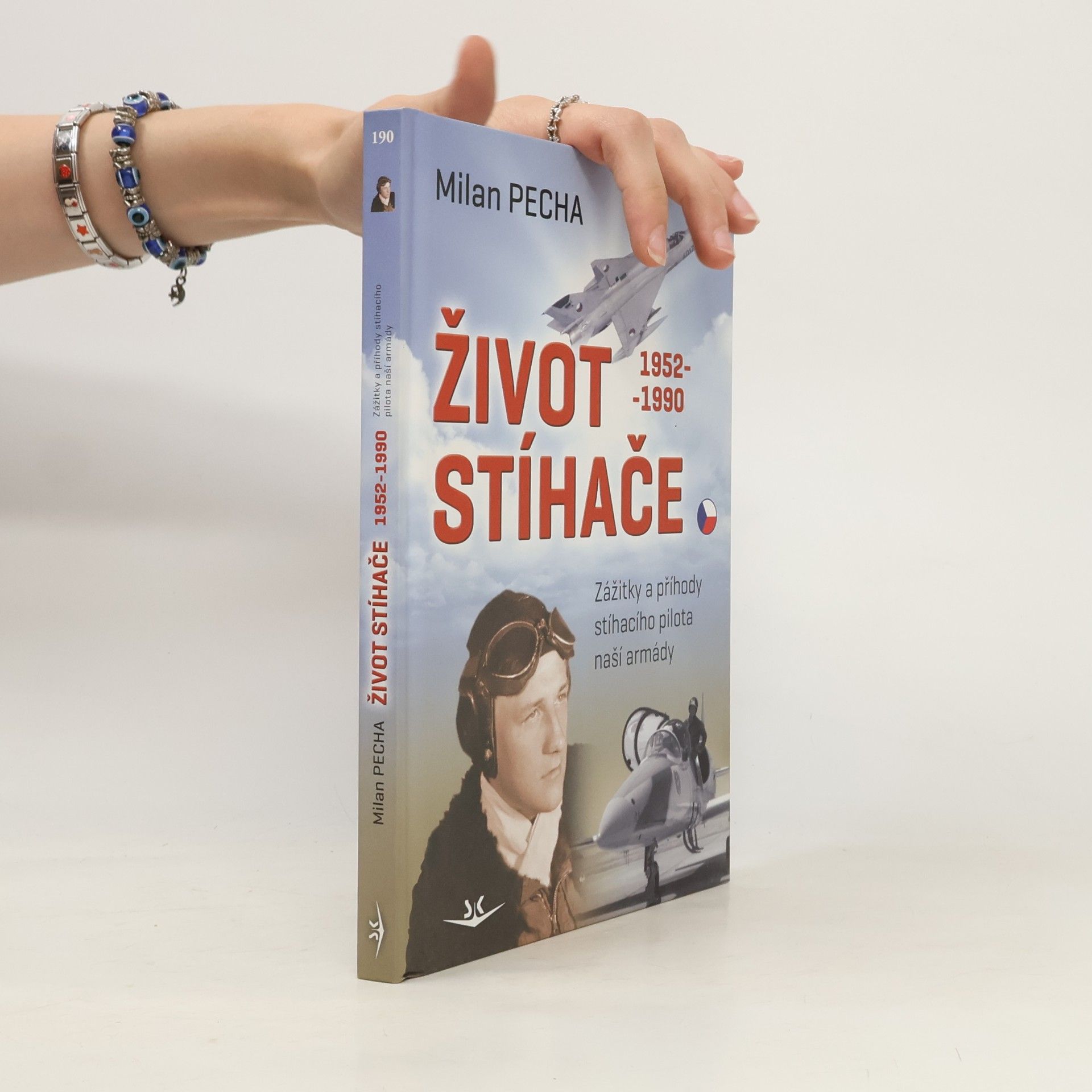 Milan Pecha Život stíhače