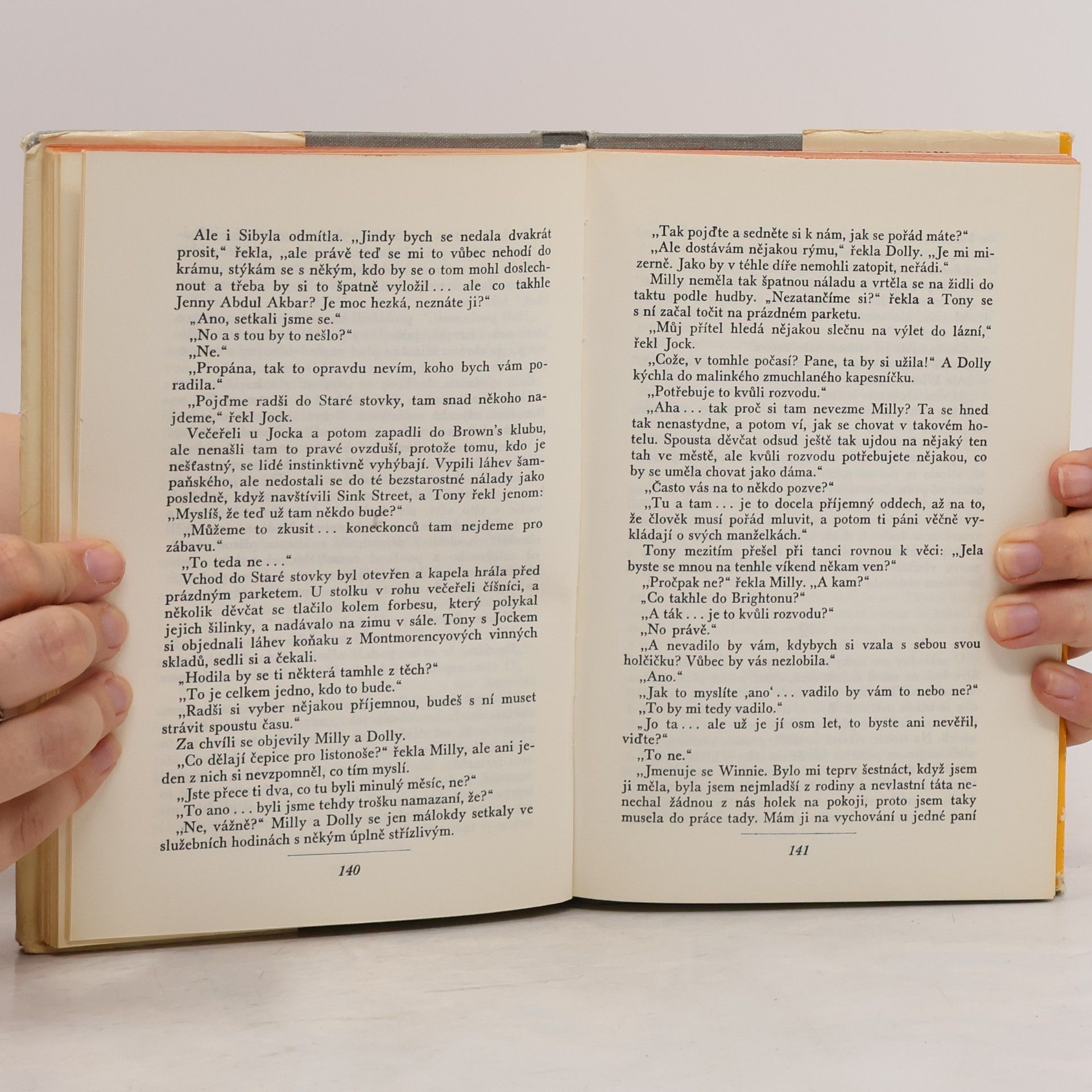 Evelyn Waugh Hrst prachu