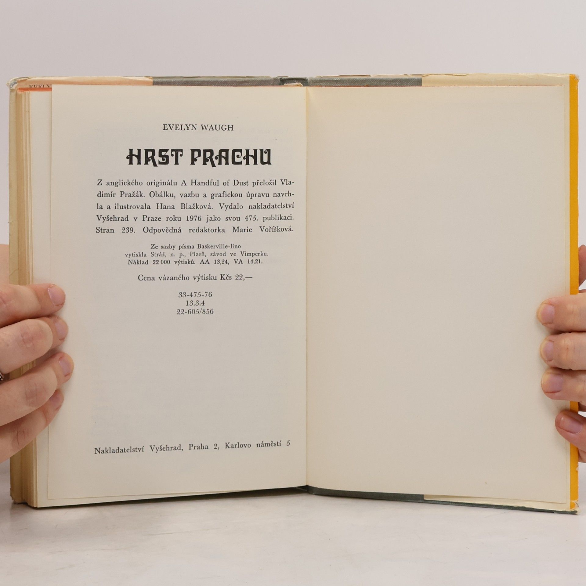 Evelyn Waugh Hrst prachu