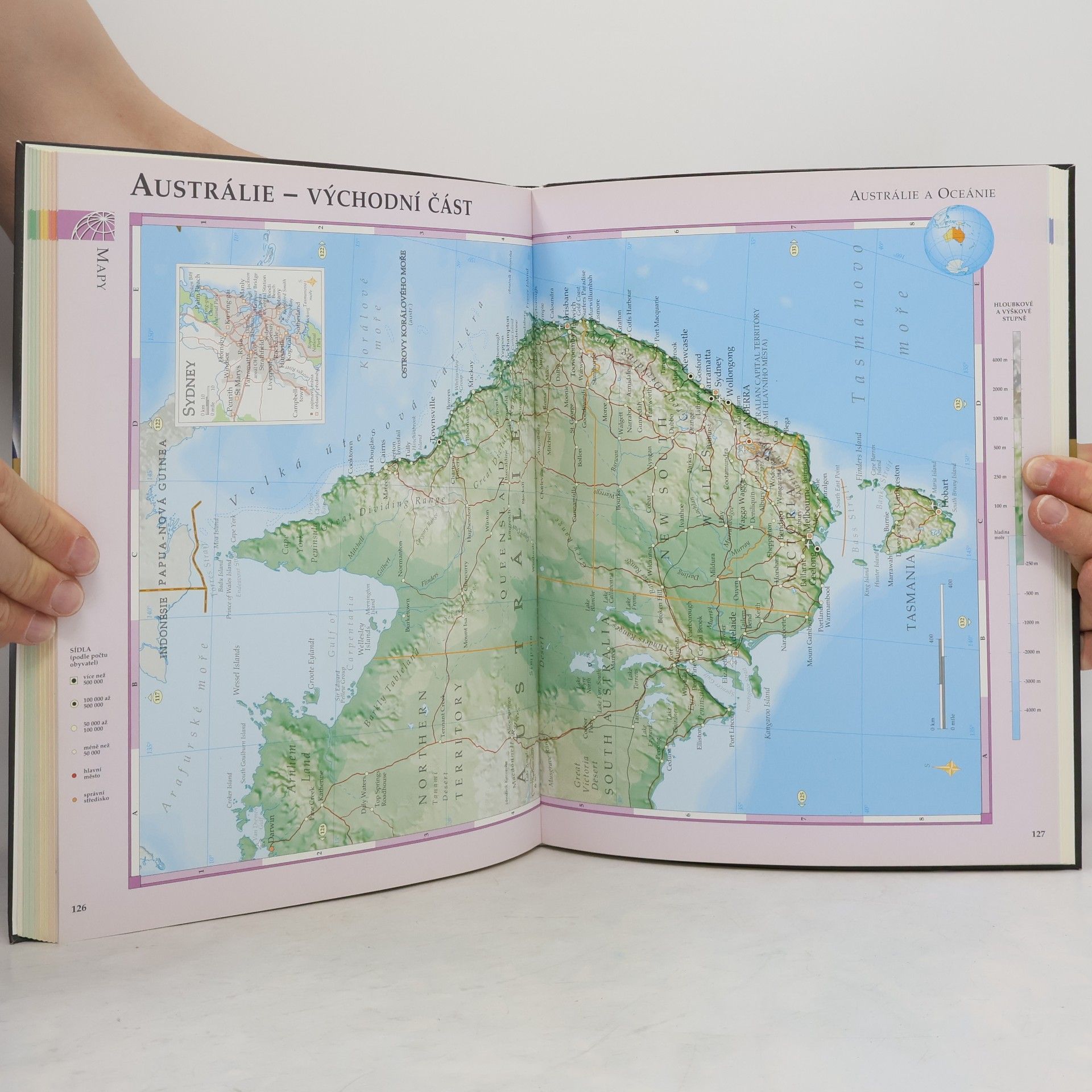 AA.VV. Přehledný atlas světa