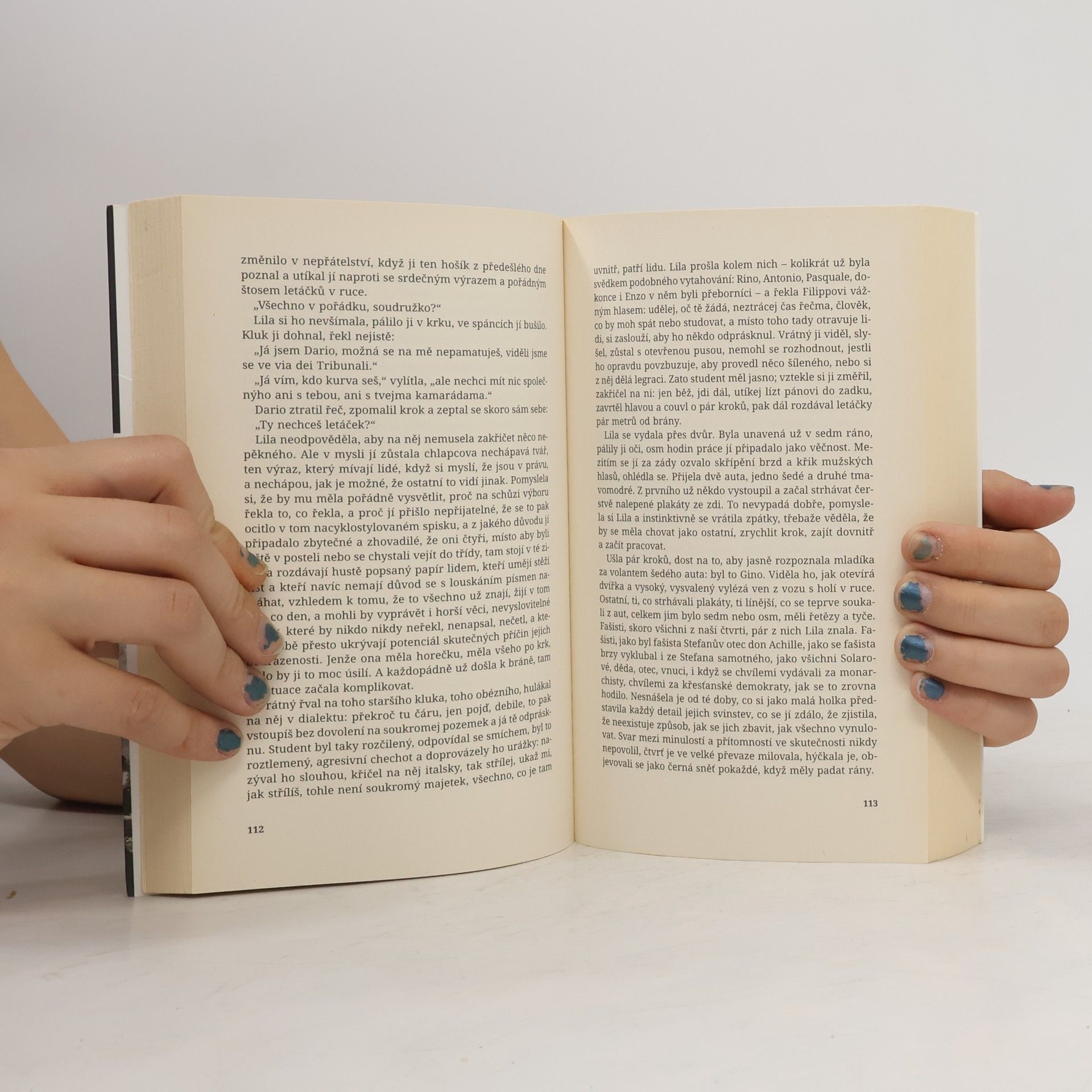 Elena Ferrante Geniální přítelkyně 3. Příběh těch, co odcházejí, a těch, kteří zůstanou