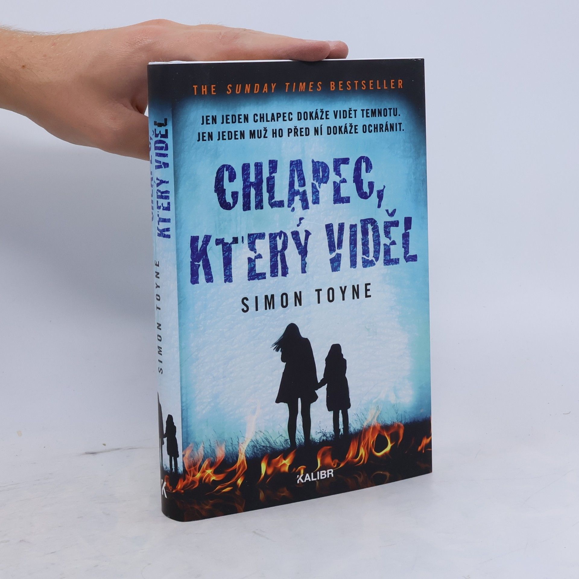 Simon Toyne Chlapec, který viděl