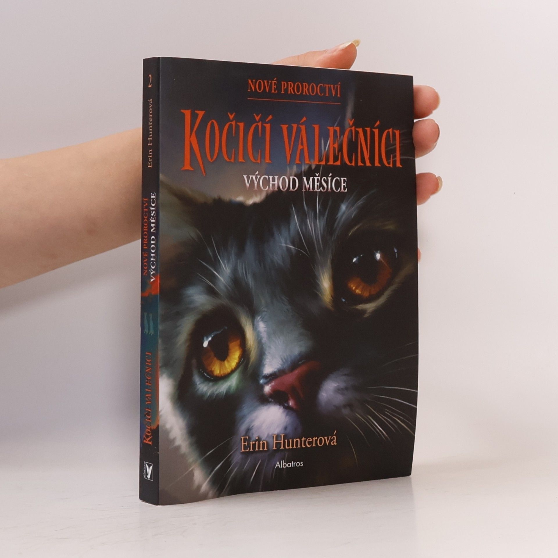 Erin Hunter Východ měsíce