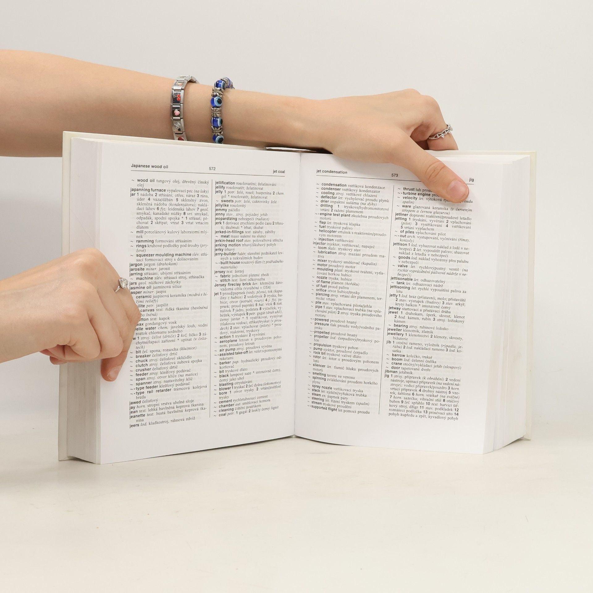 Jiří Elman Anglicko-český technický slovník = English-Czech technical dictionary