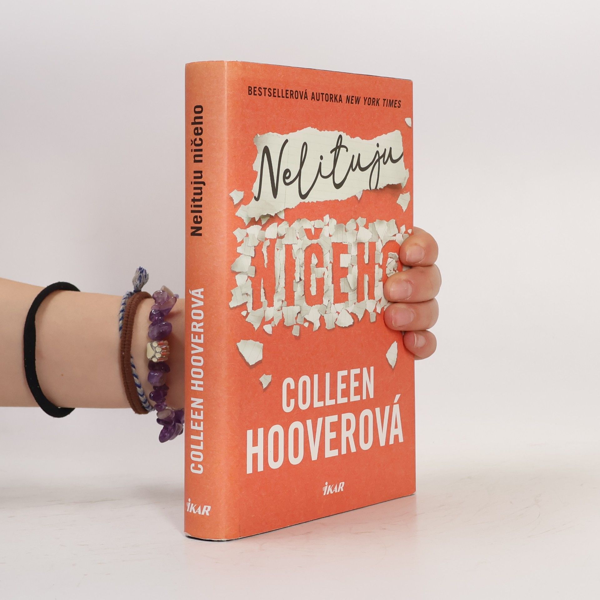 Colleen Hoover Nelituju ničeho