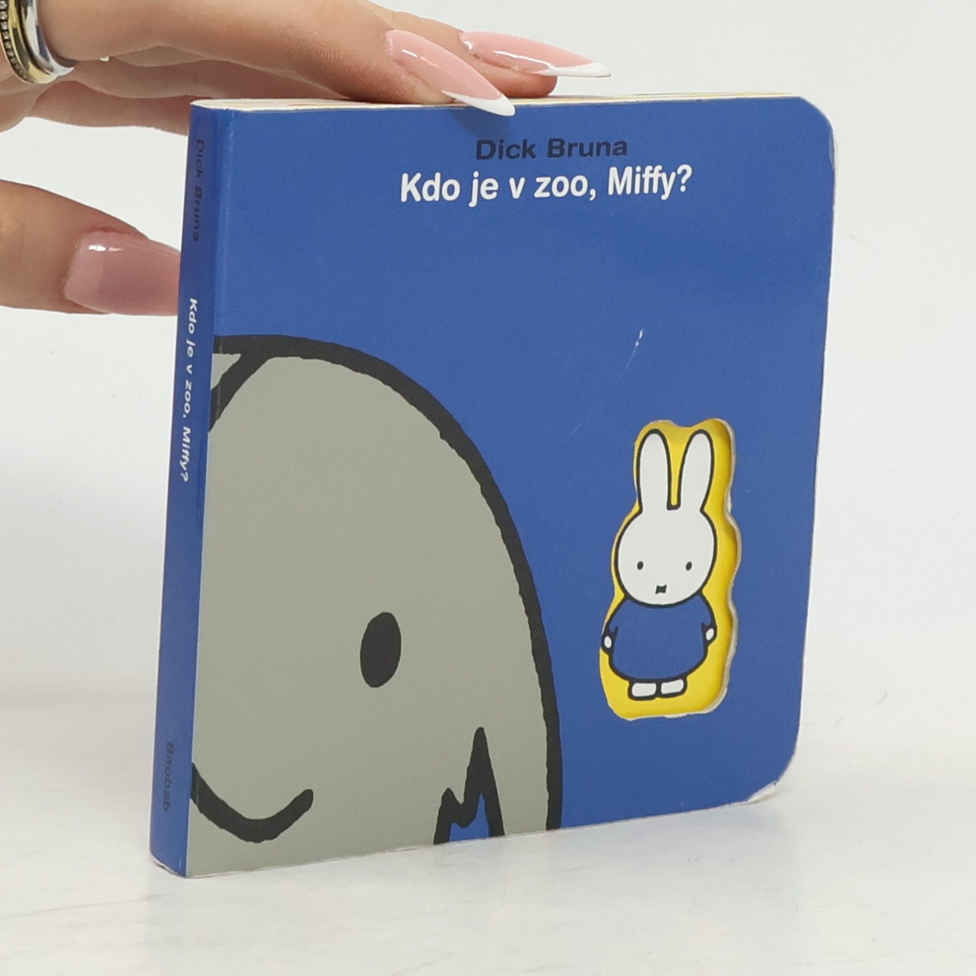 Kdo je v zoo, Miffy?