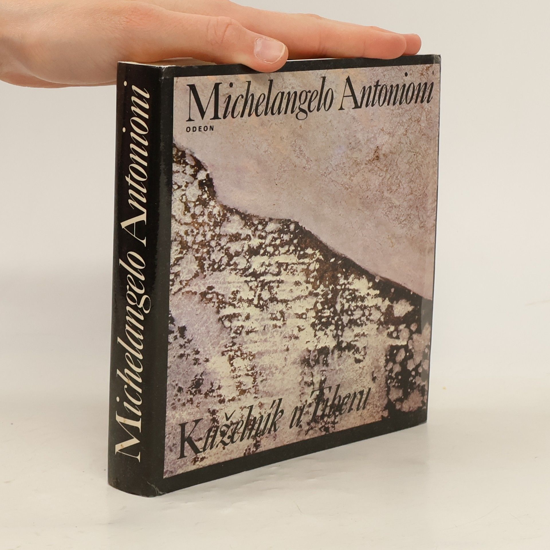 Michelangelo Antonioni Kuželník u Tiberu
