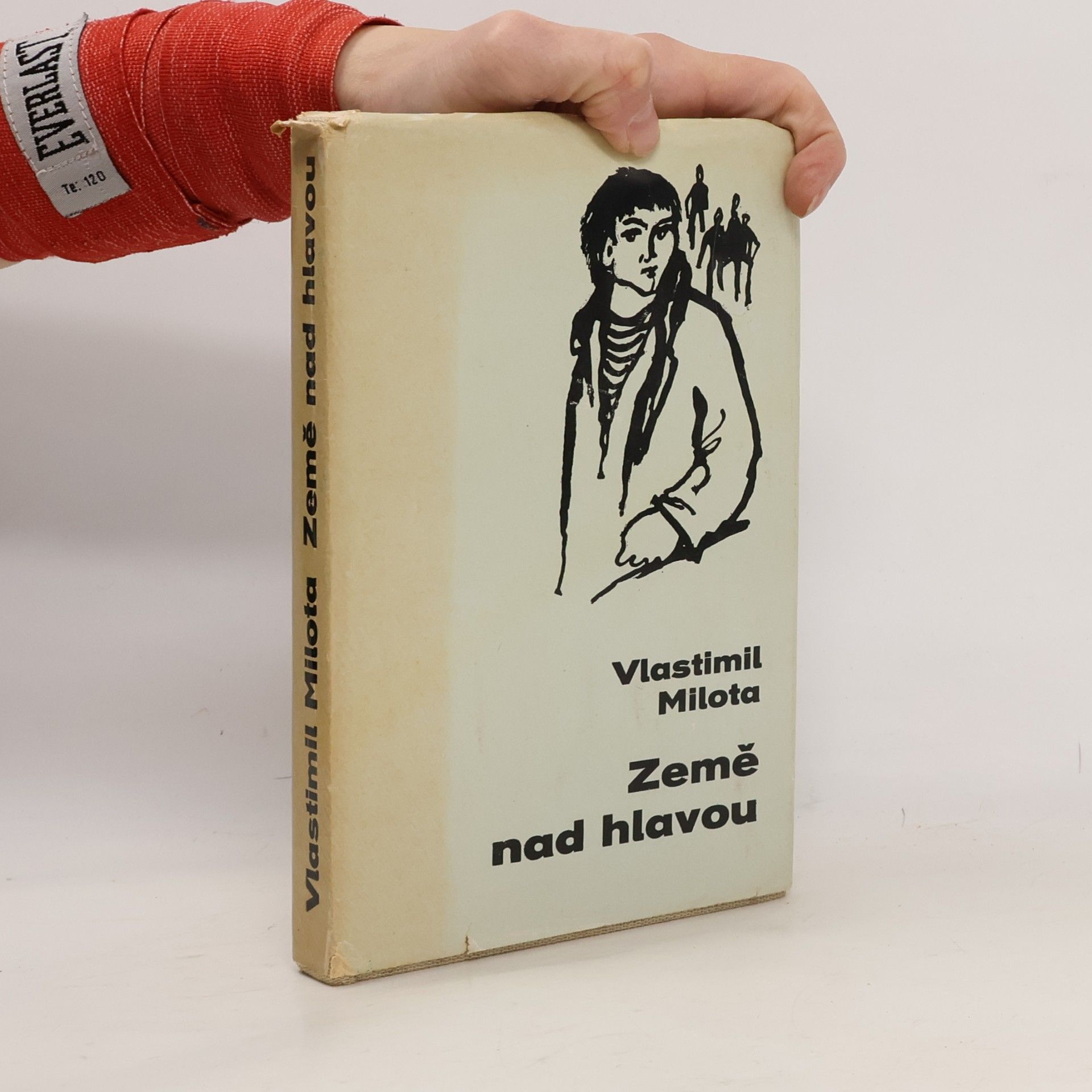 Milota Vlastimil Země nad hlavou
