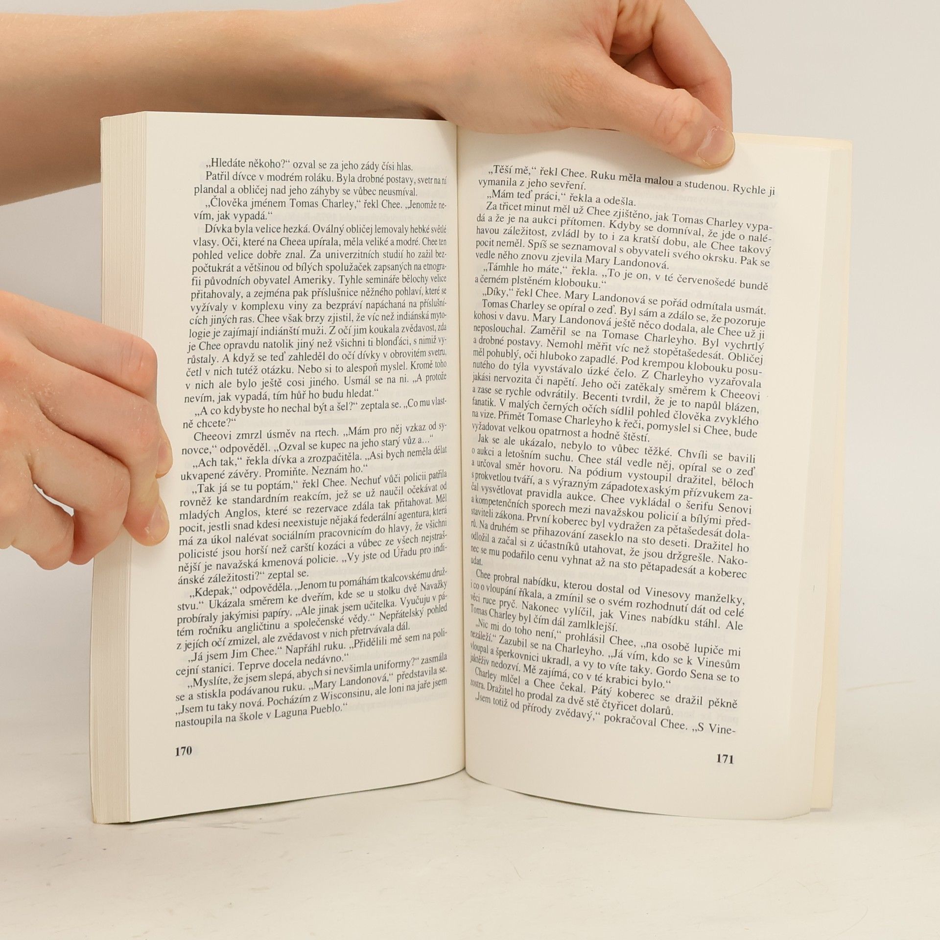 Tony Hillerman Dům, kde tančí mrtví ; Lidé temnot