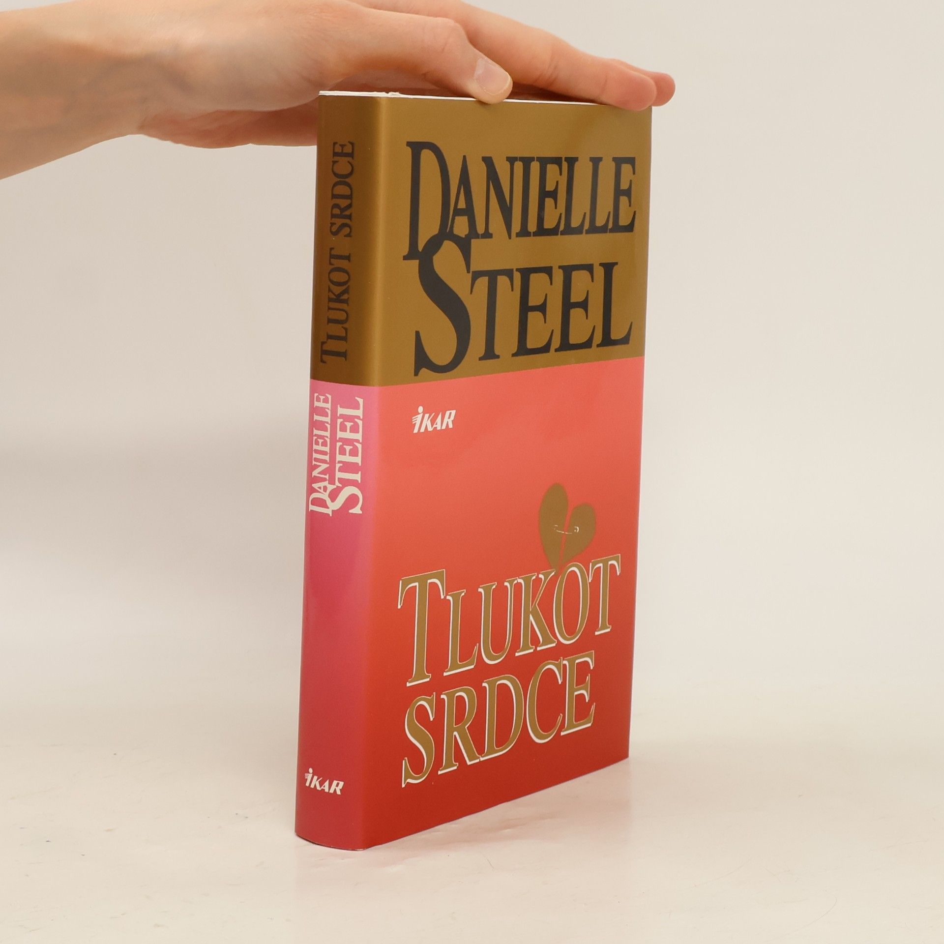 Danielle Steel Tlukot srdce