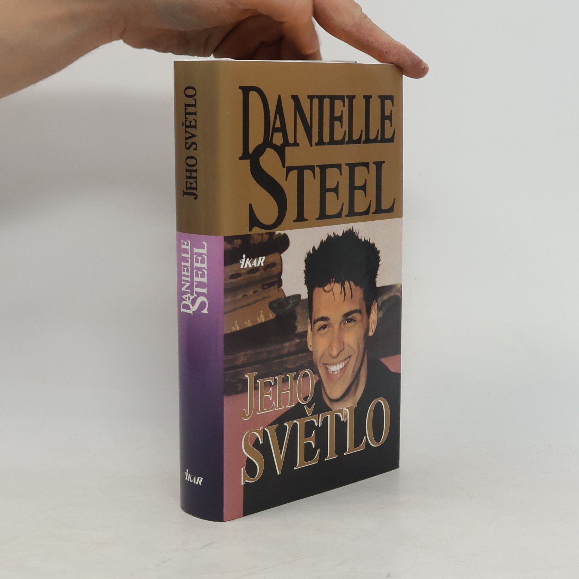 Danielle Steel Jeho světlo